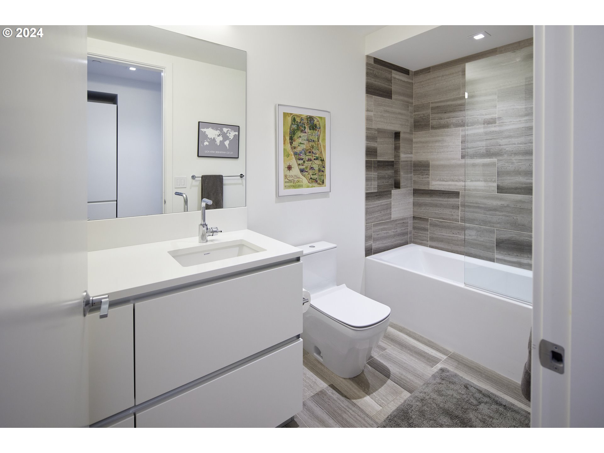 1075 NW NORTHRUP ST 1912