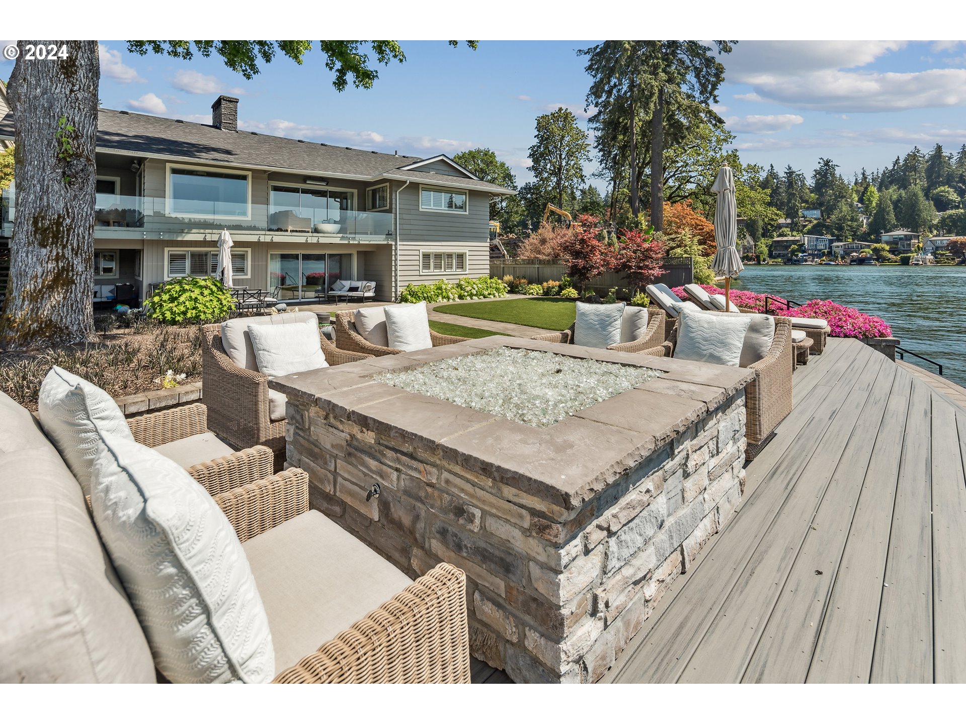 951 WESTPOINT RD