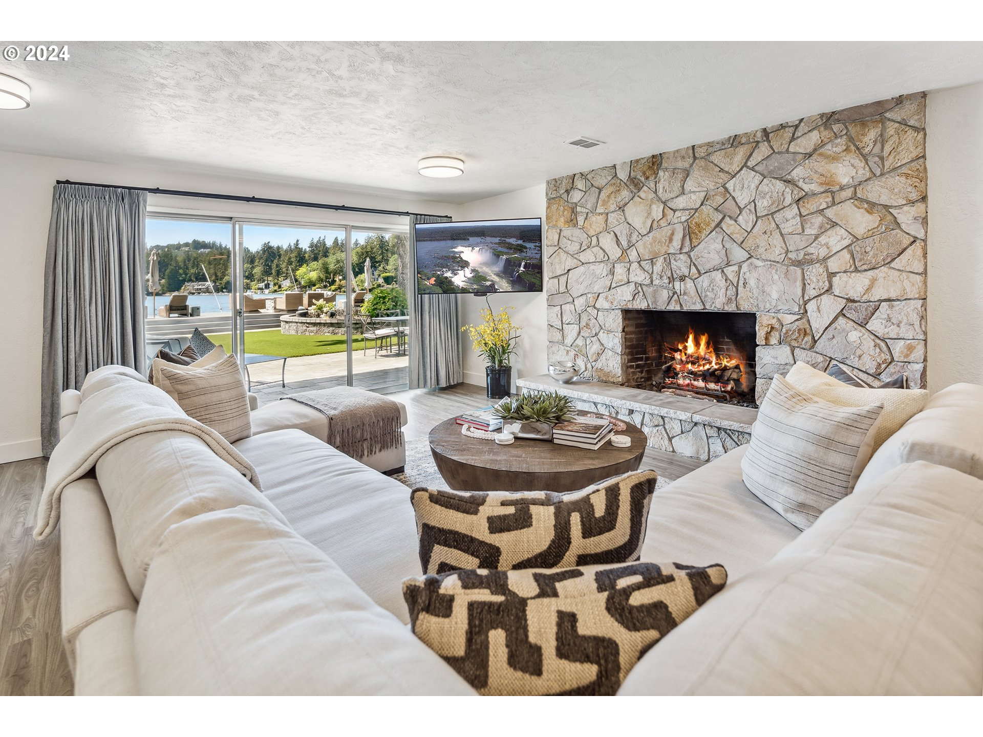 951 WESTPOINT RD
