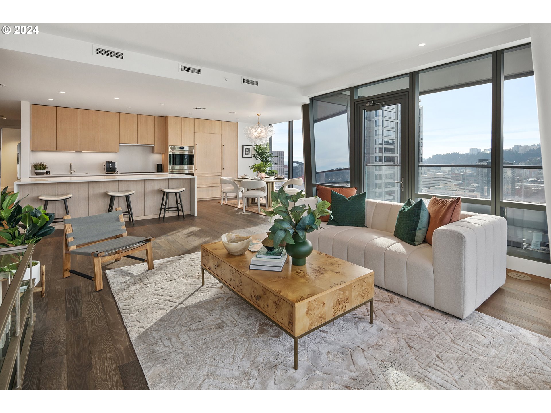 550 SW 10th AVE 2101