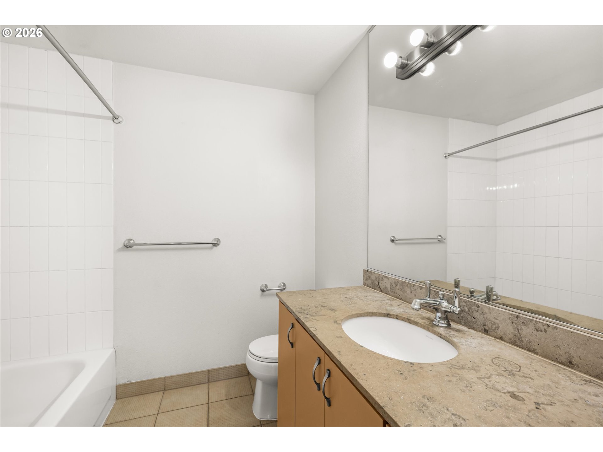 200 SW BURNHAM RD T404