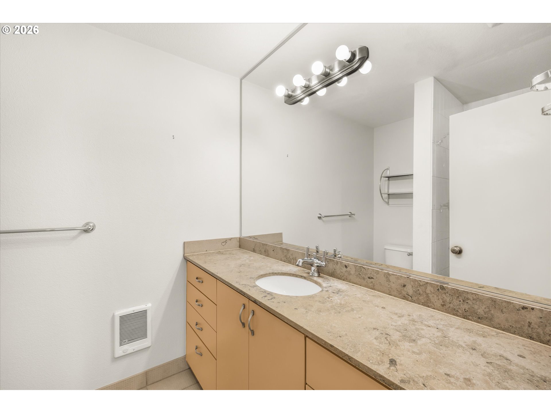 200 SW BURNHAM RD T404
