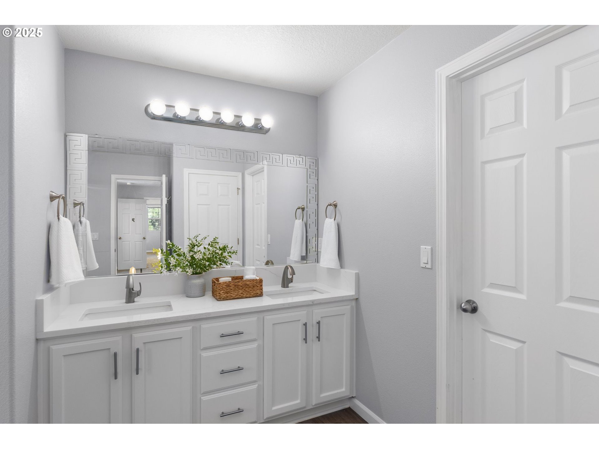 3750 SE TWELVE OAKS ST