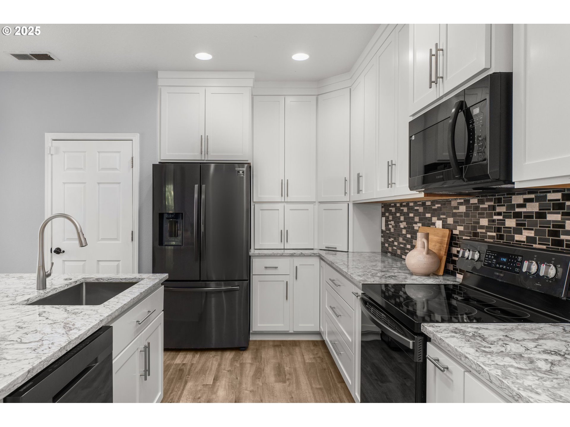 3750 SE TWELVE OAKS ST