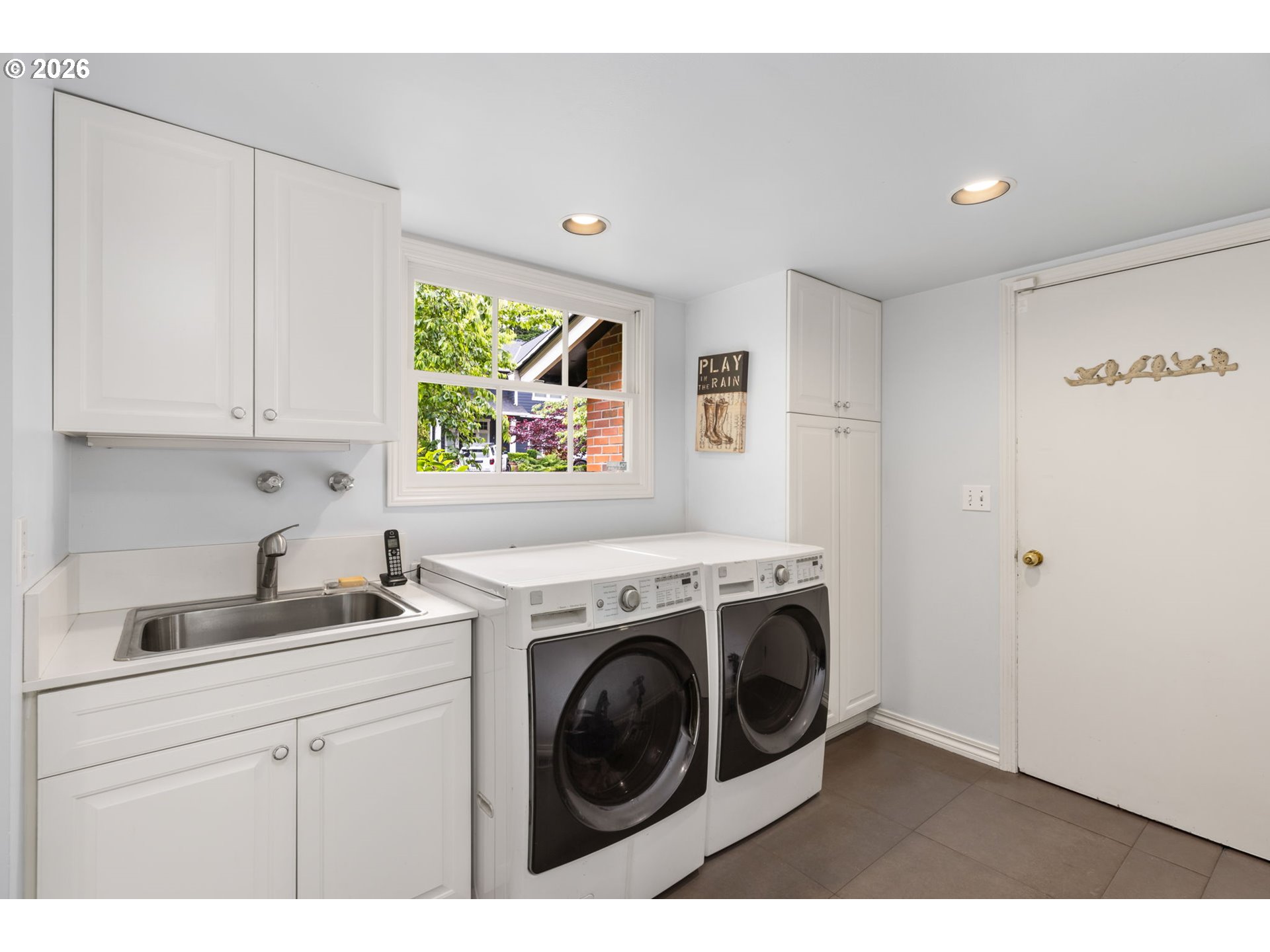 1537 S AVENTINE CT