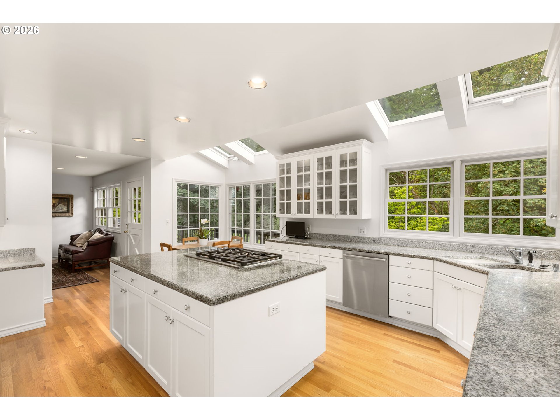 1537 S AVENTINE CT