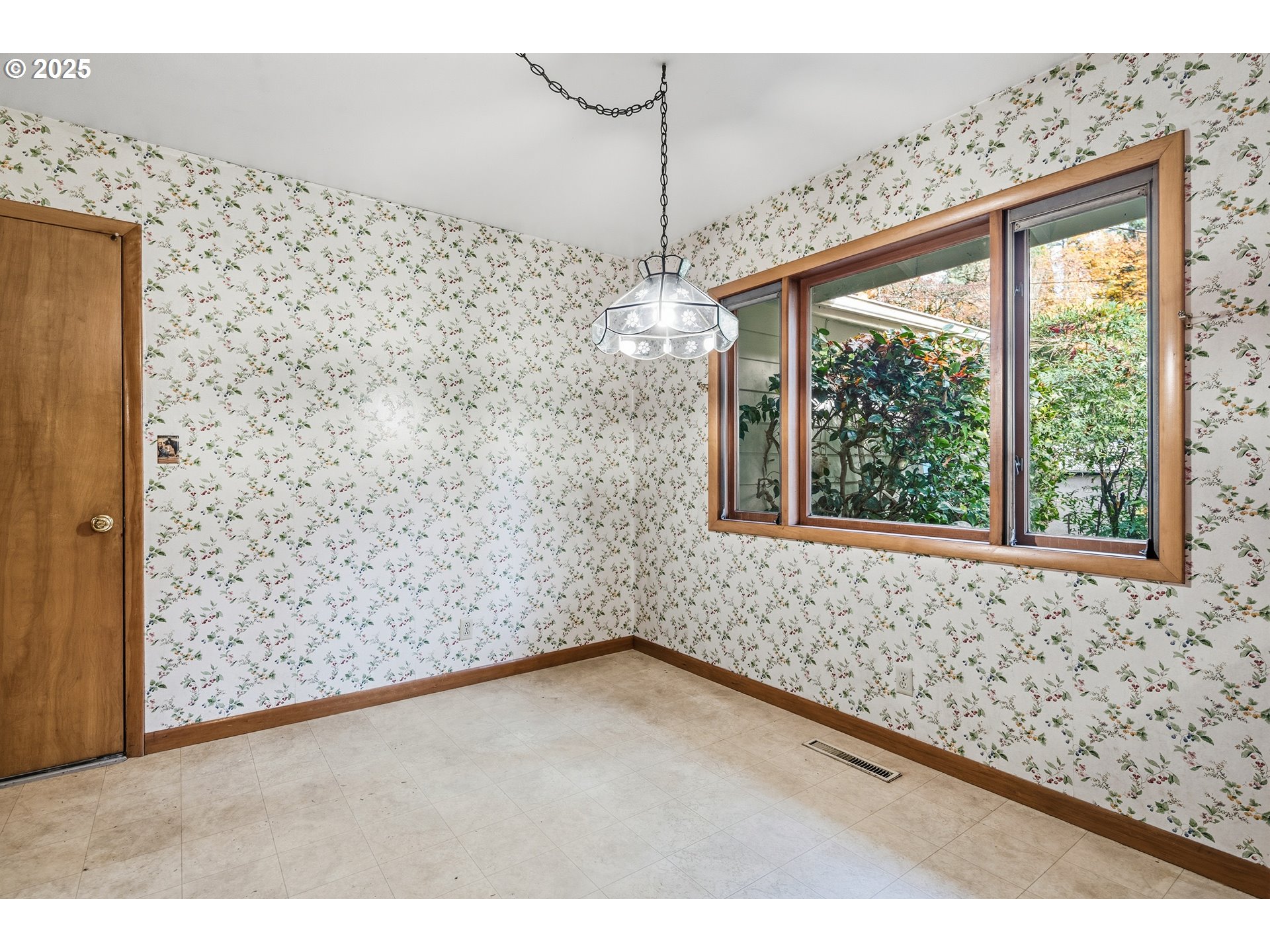 13248 S IRON MOUNTAIN BLVD