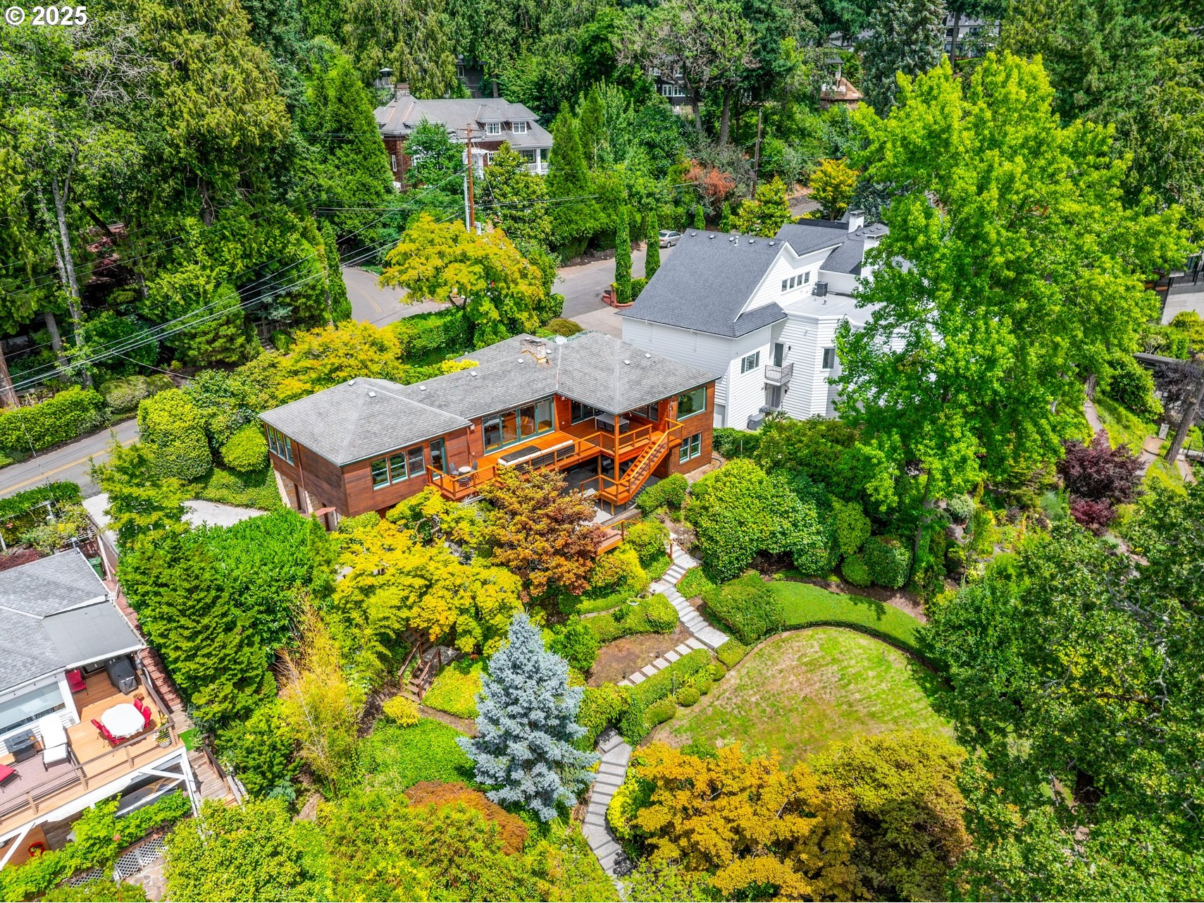 2490 SUMMIT DR