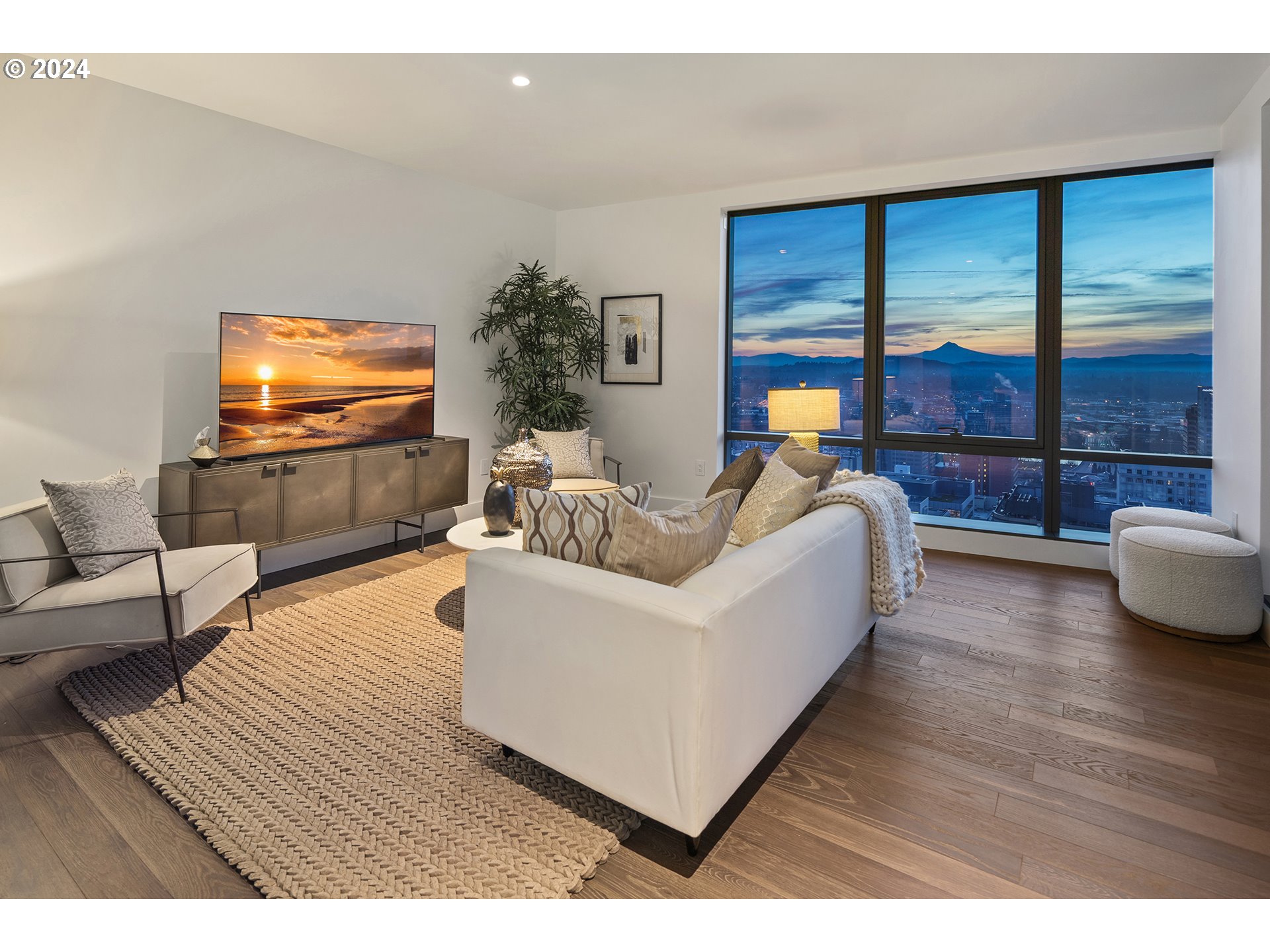 550 SW 10TH AVE 2303