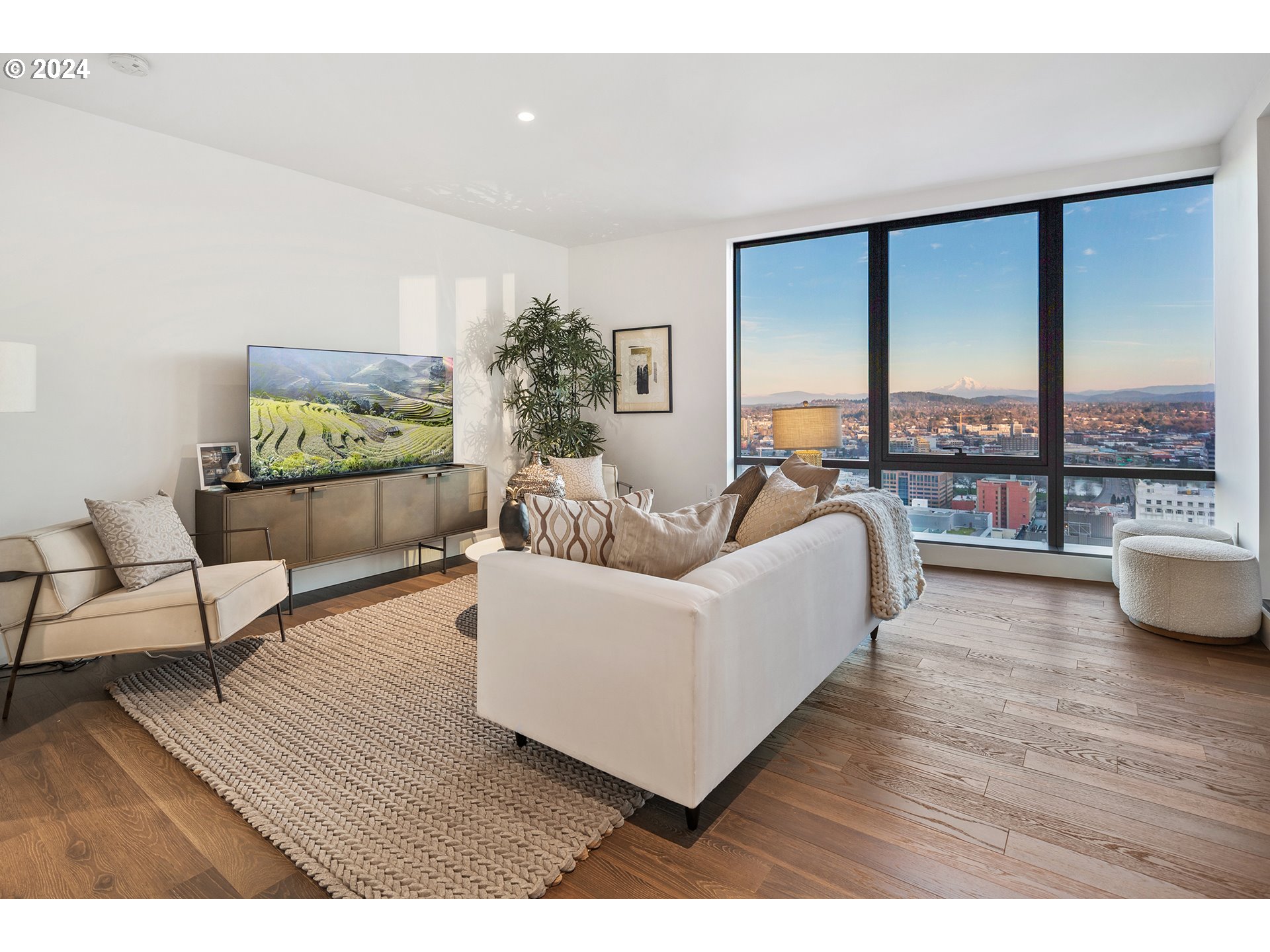 550 SW 10TH AVE 2303