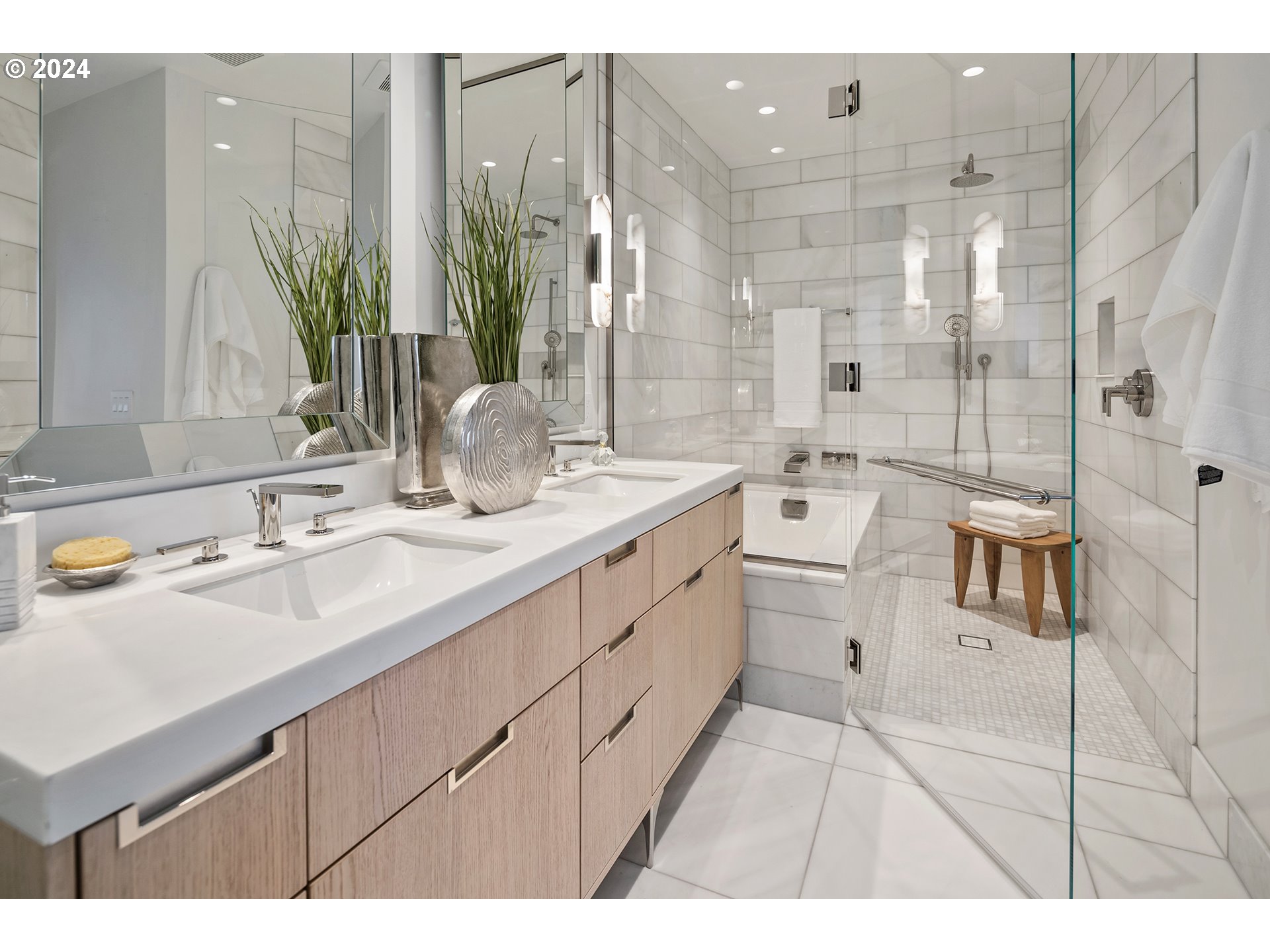 550 SW 10TH AVE 2303