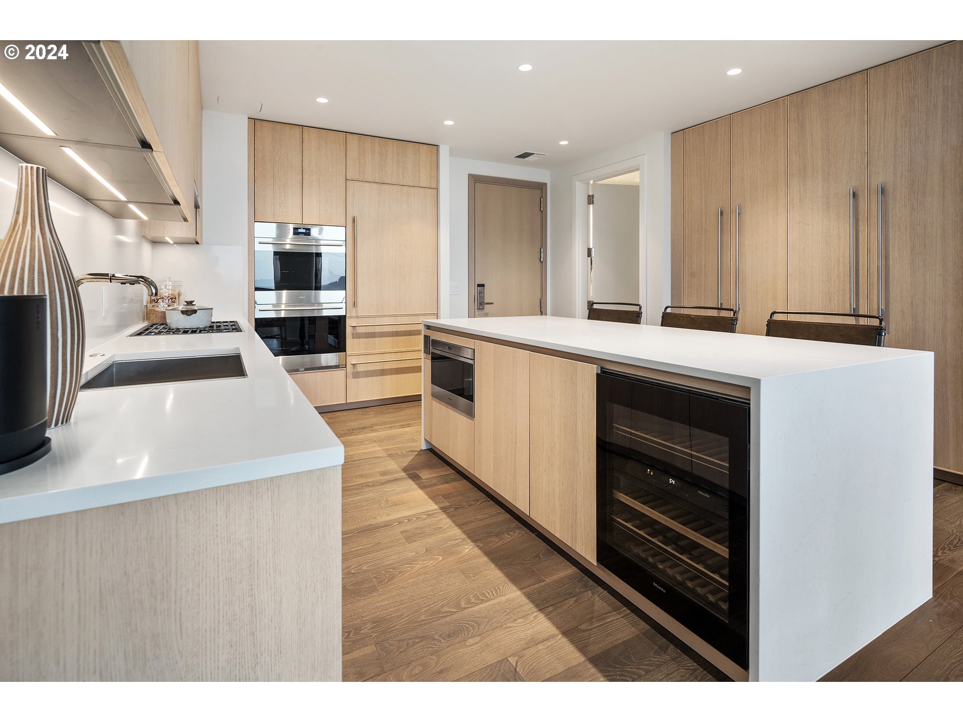 550 SW 10TH AVE 2303