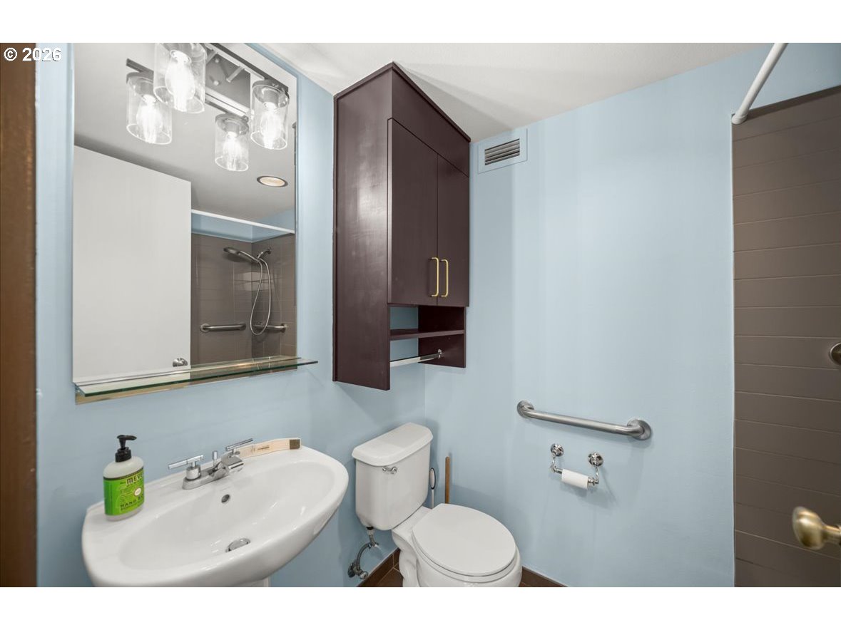 111 SW HARRISON ST 4F