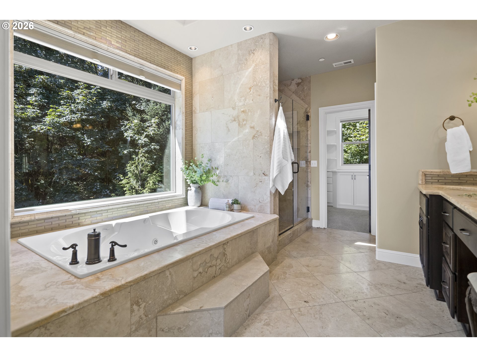 1048 NW ELOISE LN