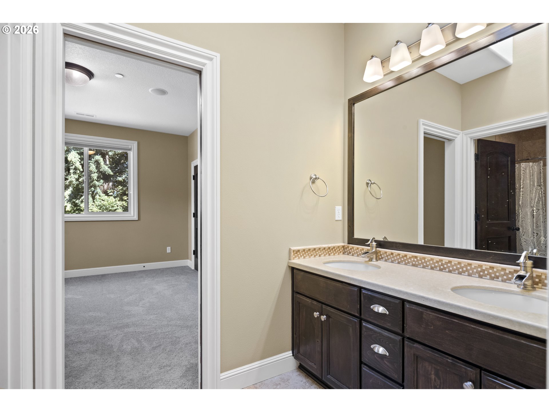 1048 NW ELOISE LN