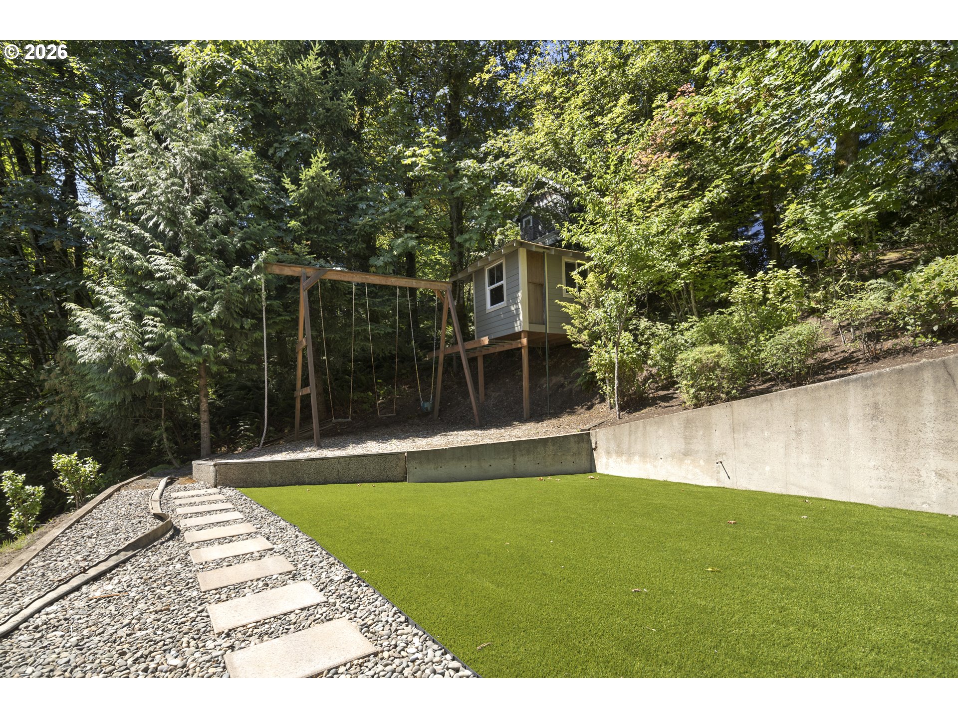 1048 NW ELOISE LN