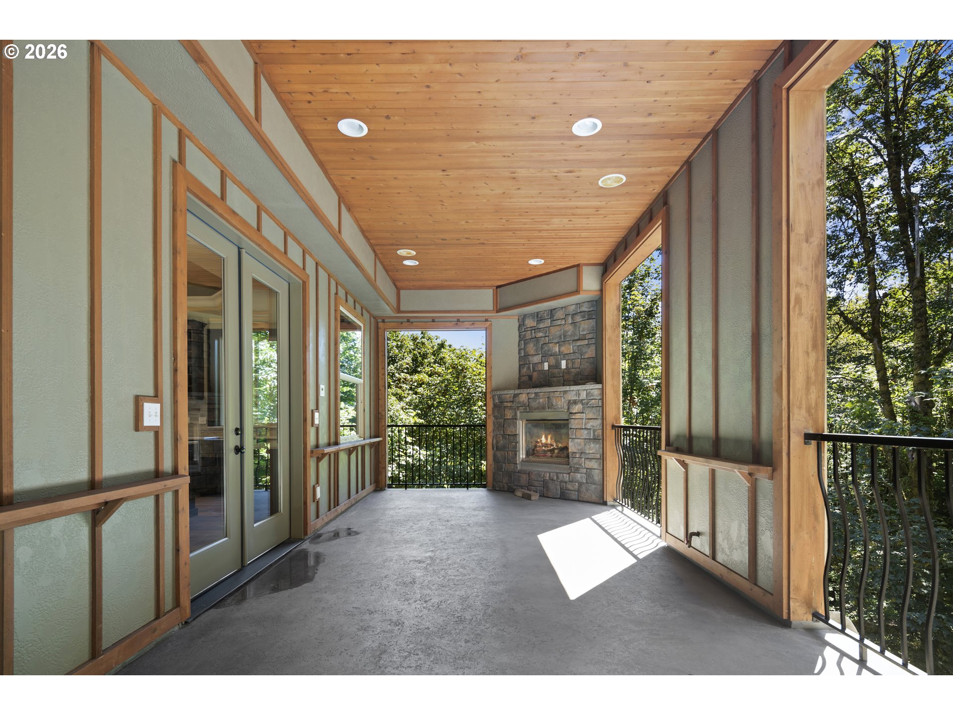 1048 NW ELOISE LN