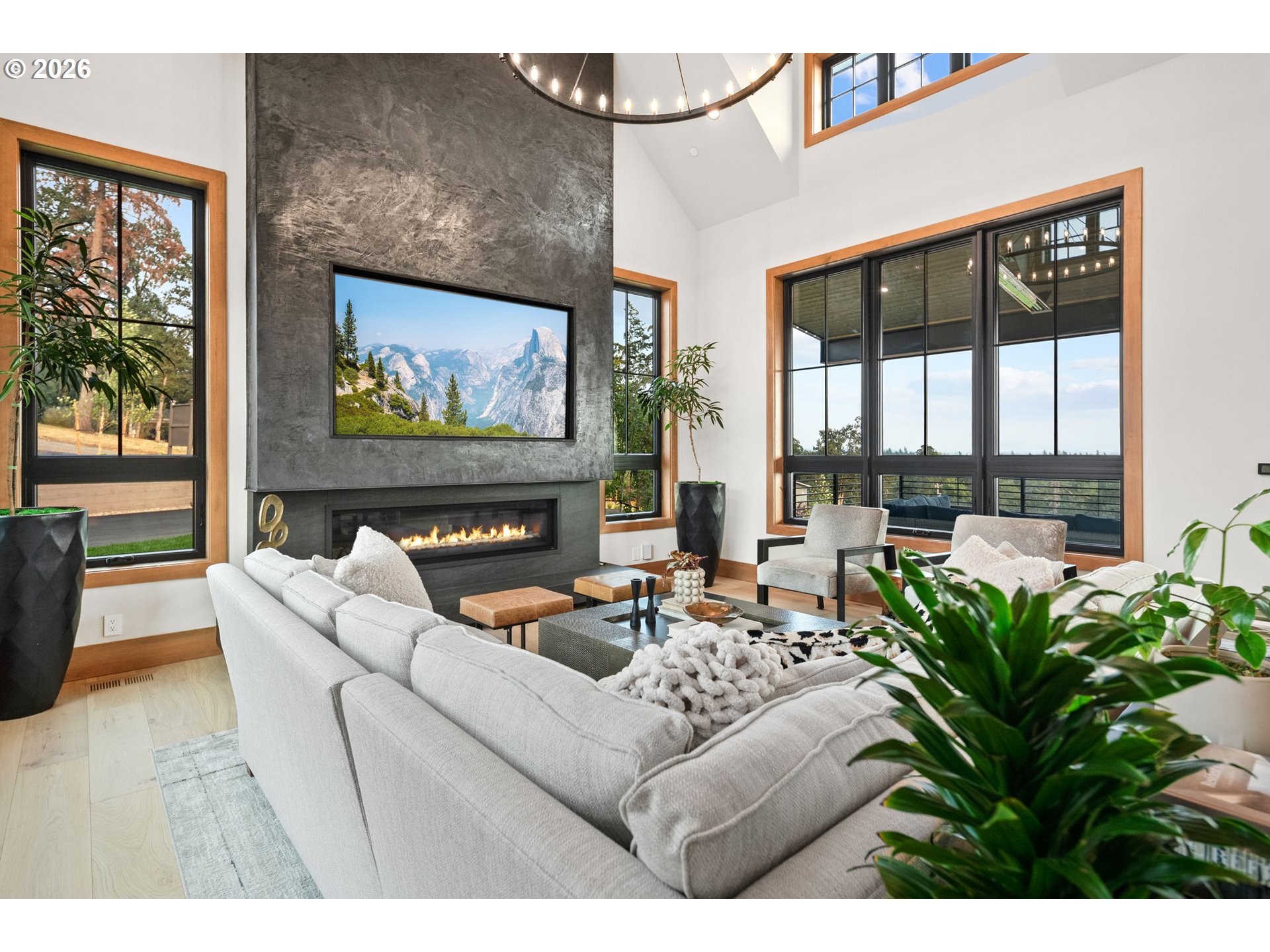 527 SW HOFFMAN RD
