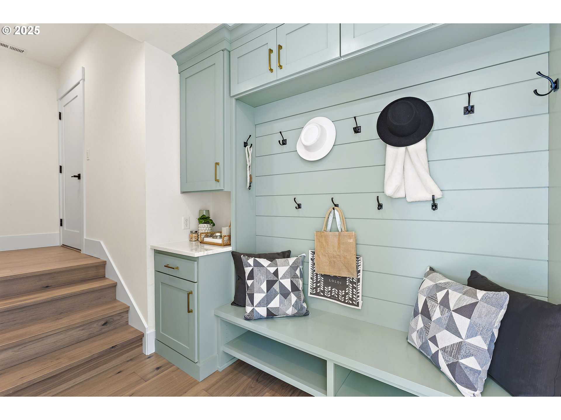 22872 WEATHERHILL RD