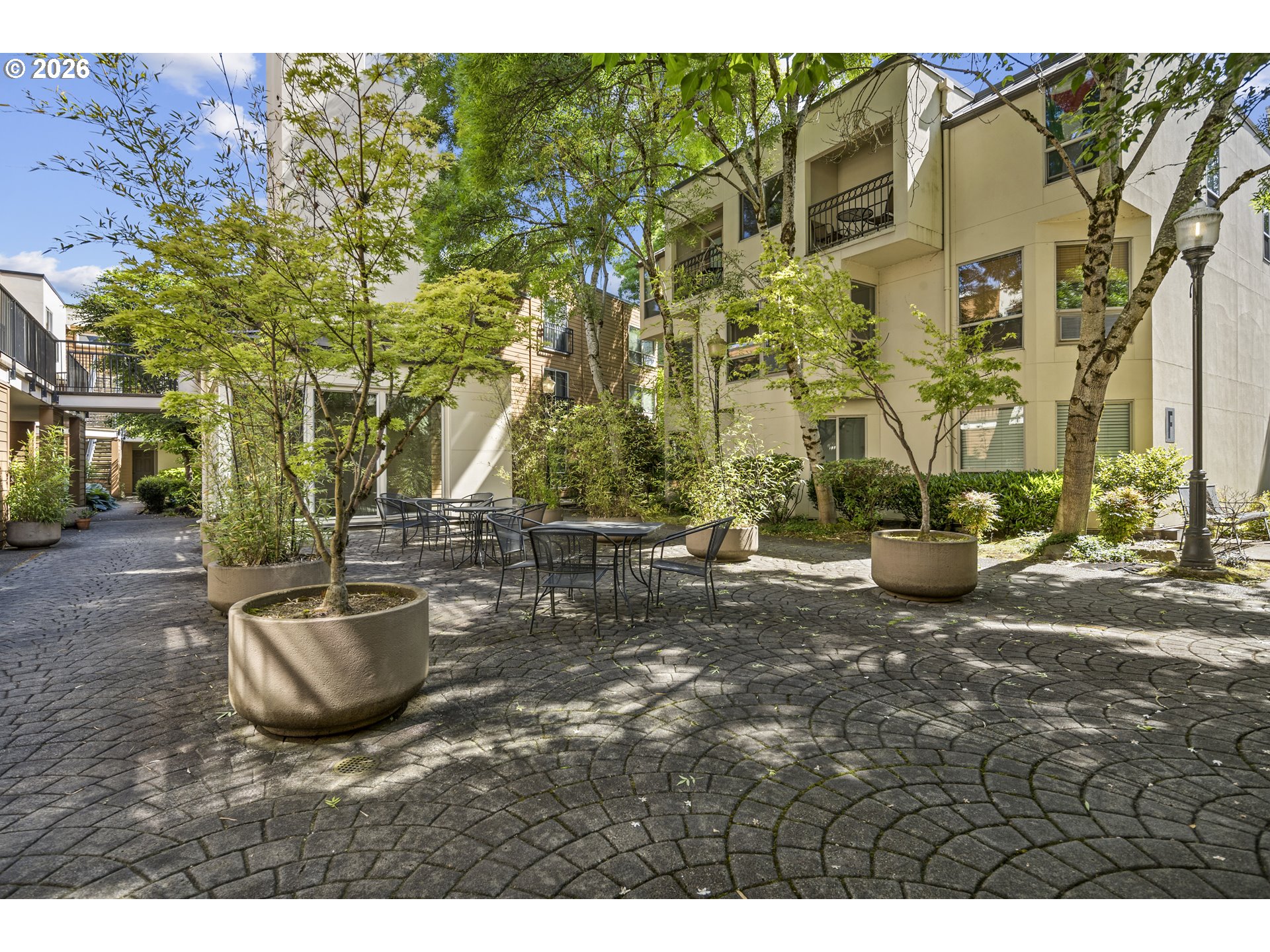 1535 SW CLAY ST 239