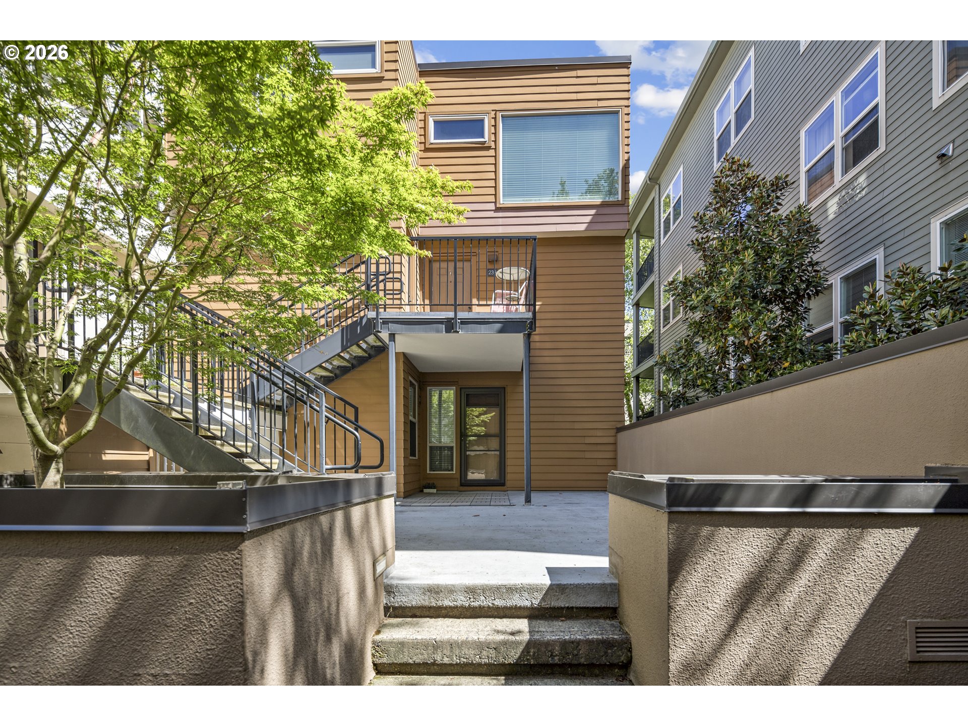 1535 SW CLAY ST 239