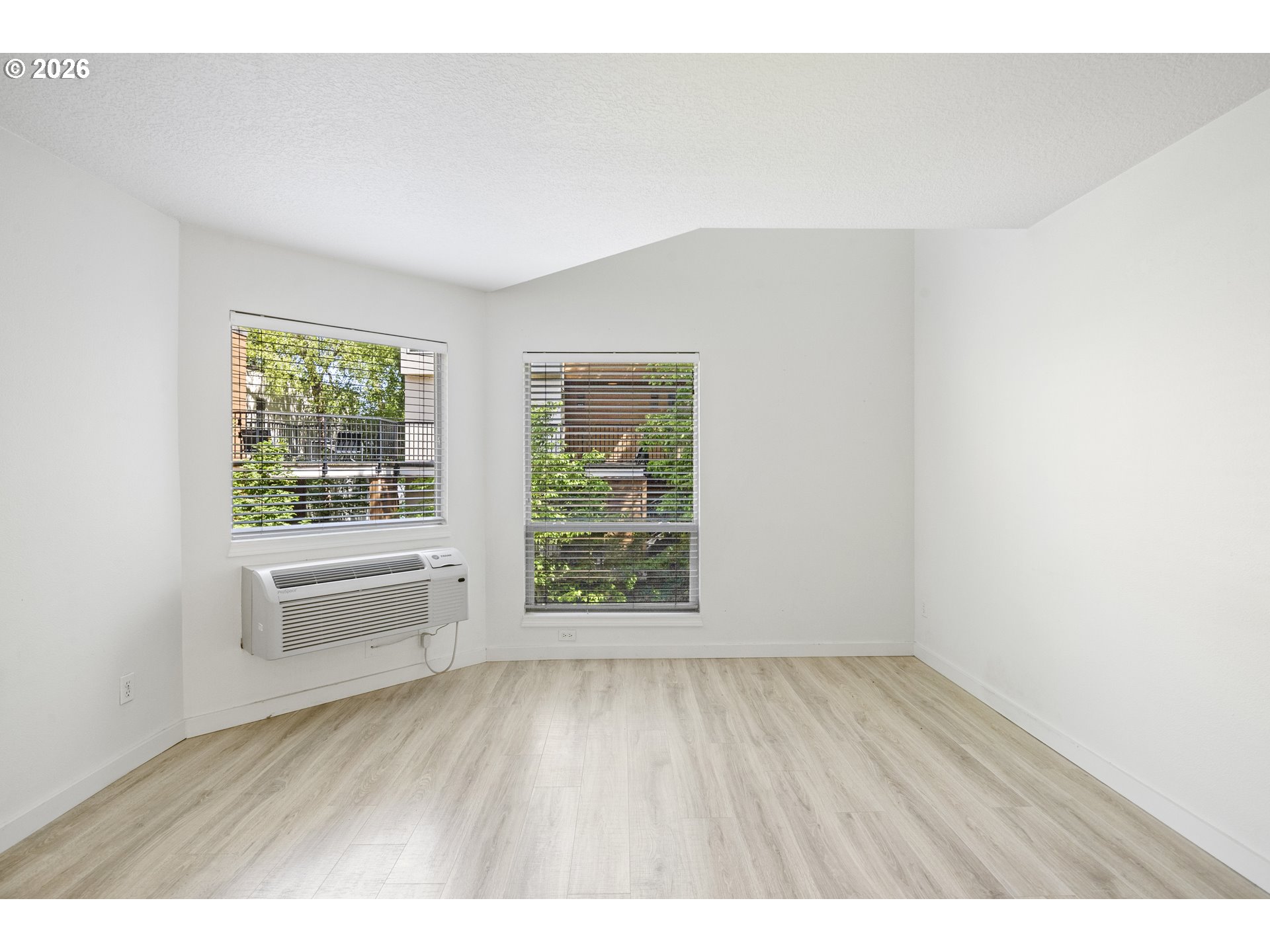 1535 SW CLAY ST 239