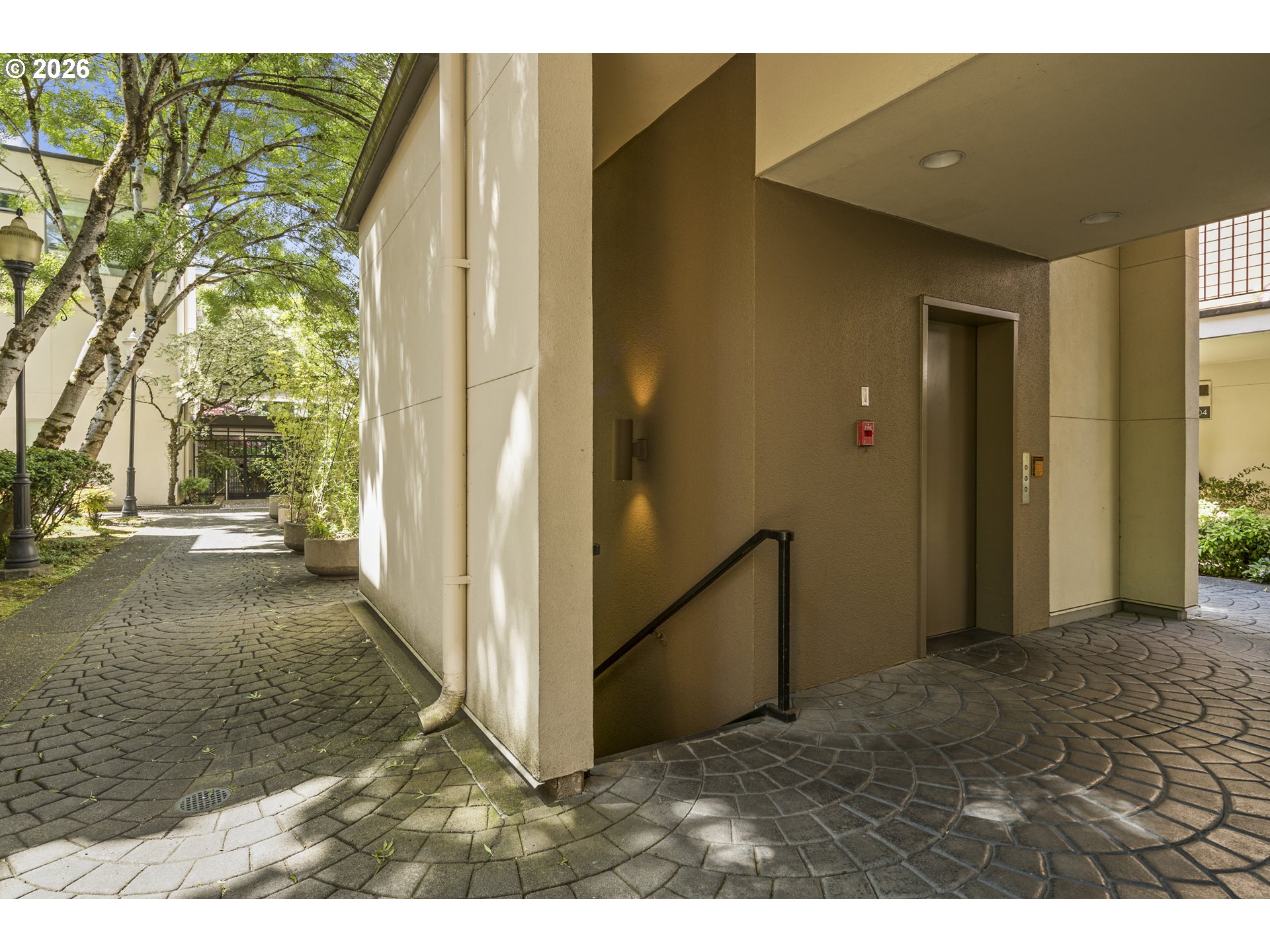 1535 SW CLAY ST 239
