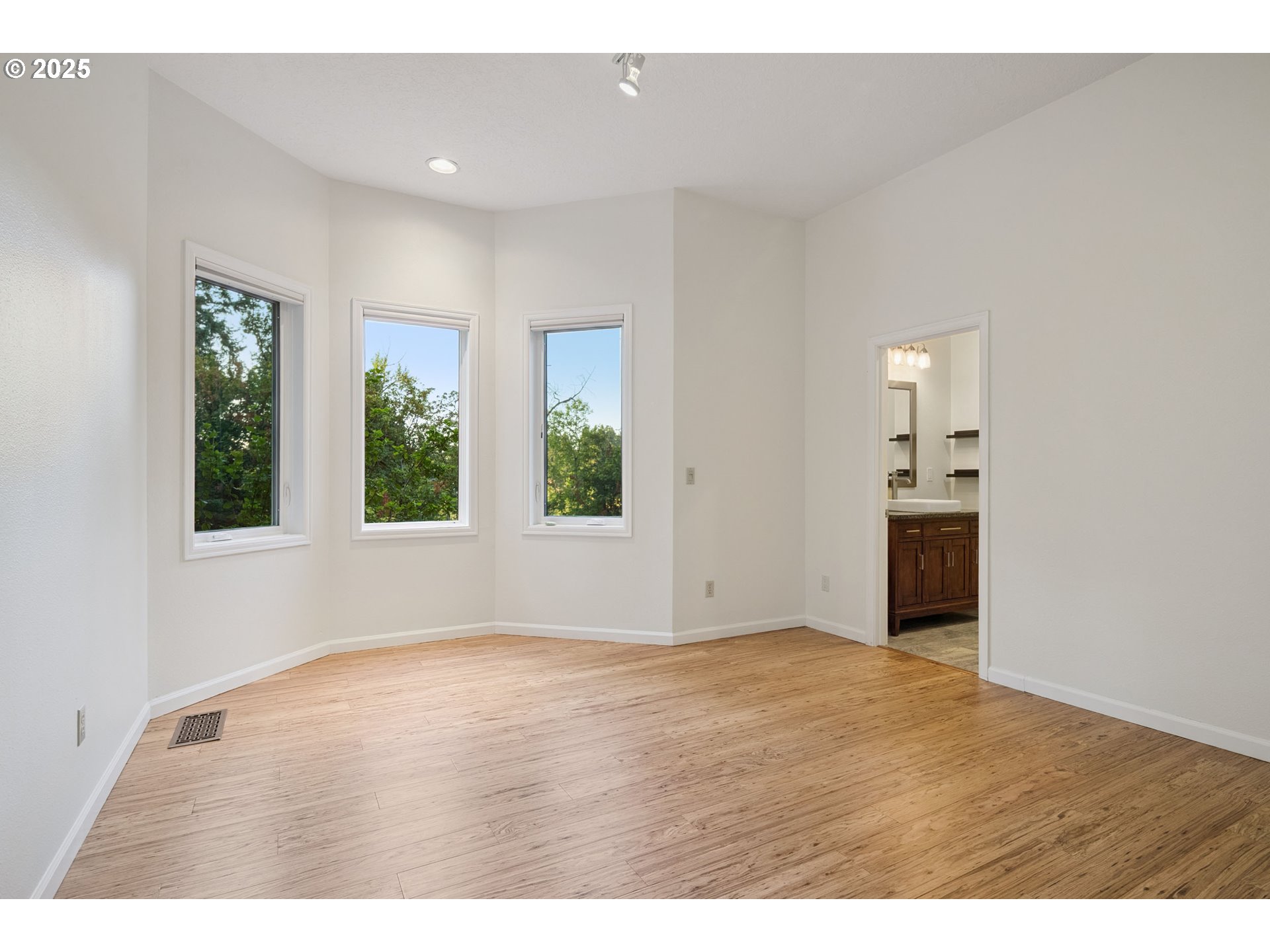 18225 RIVER EDGE CT