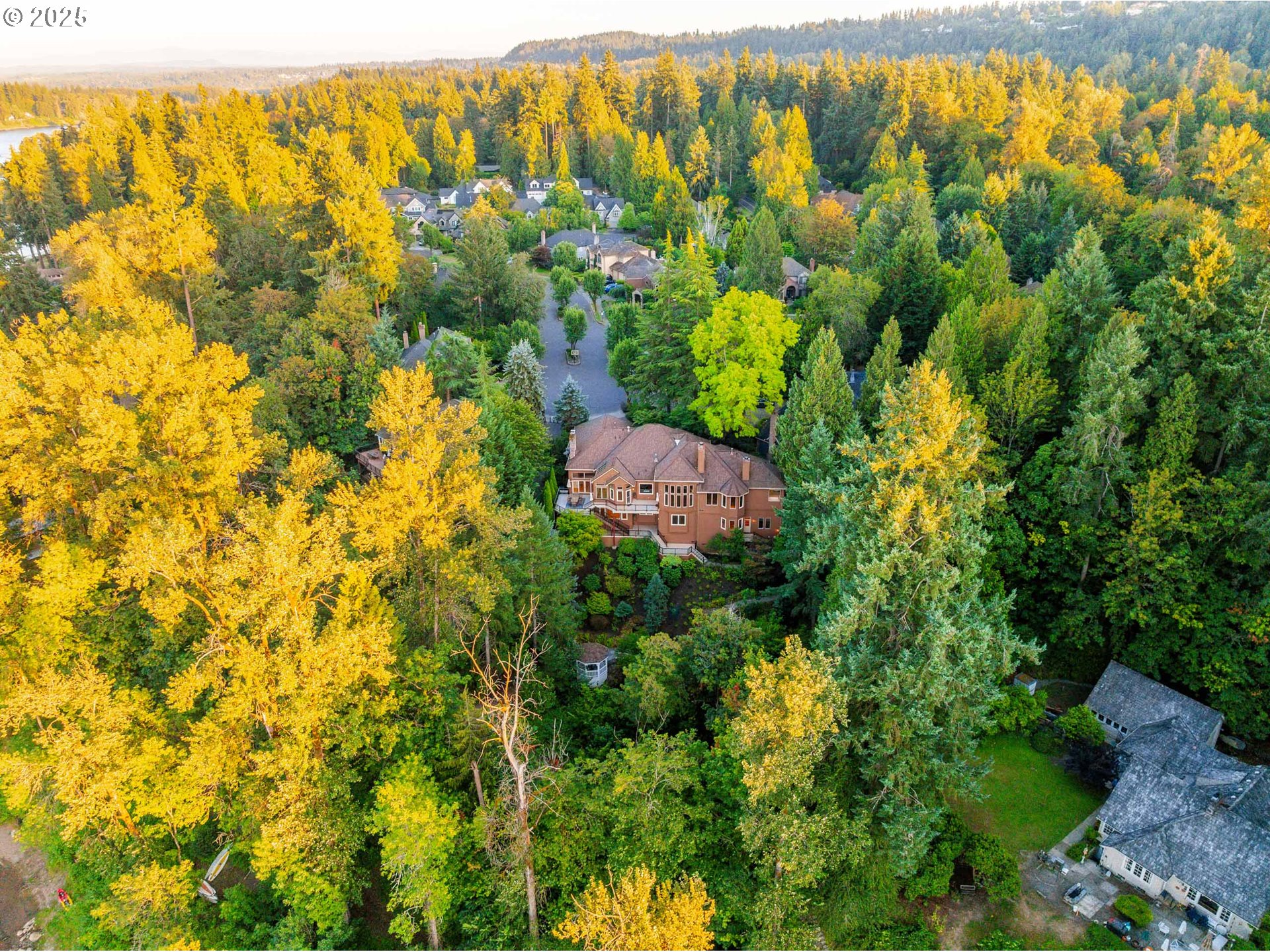 18225 RIVER EDGE CT