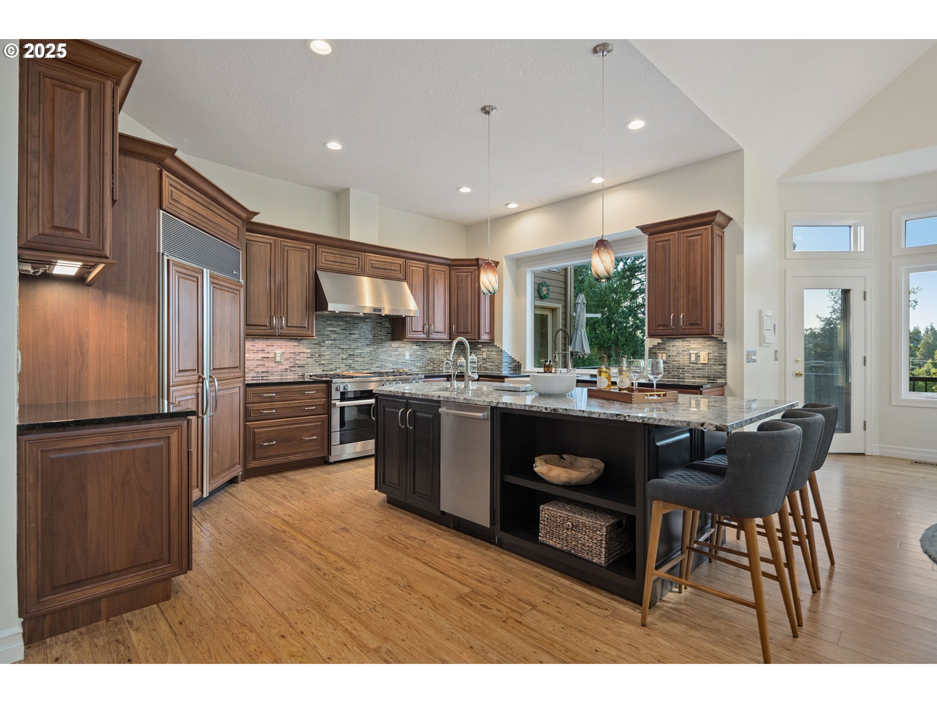 18225 RIVER EDGE CT