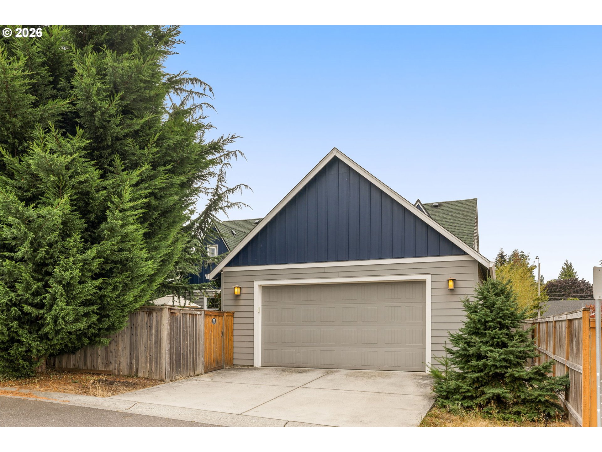 2604 NE 50TH CIR
