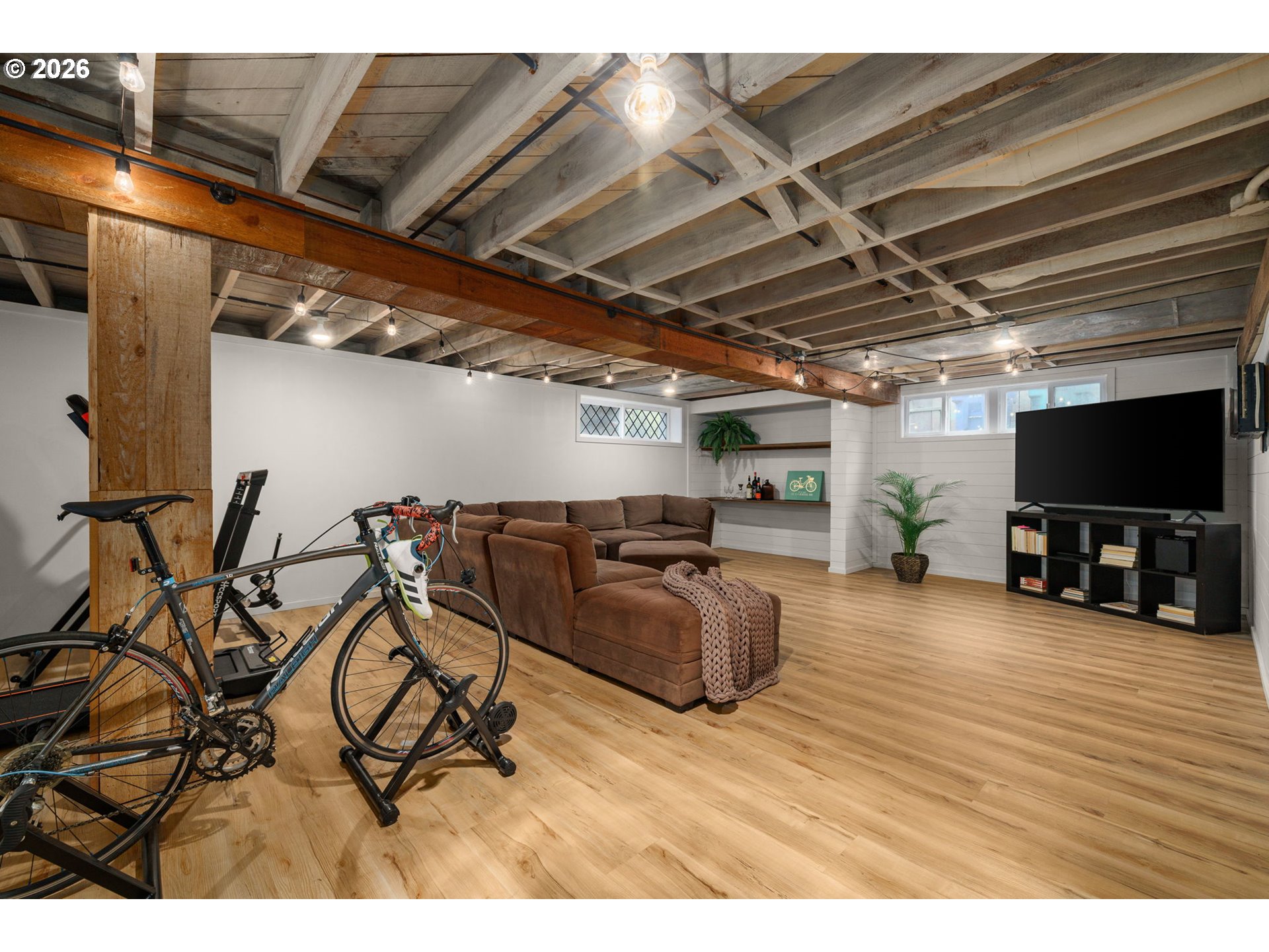 2604 NE 50TH CIR