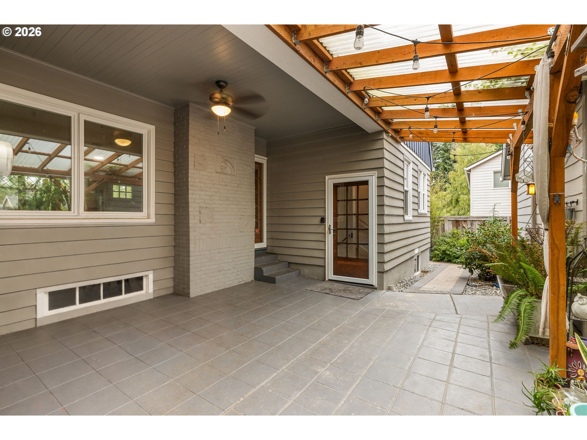 2604 NE 50TH CIR