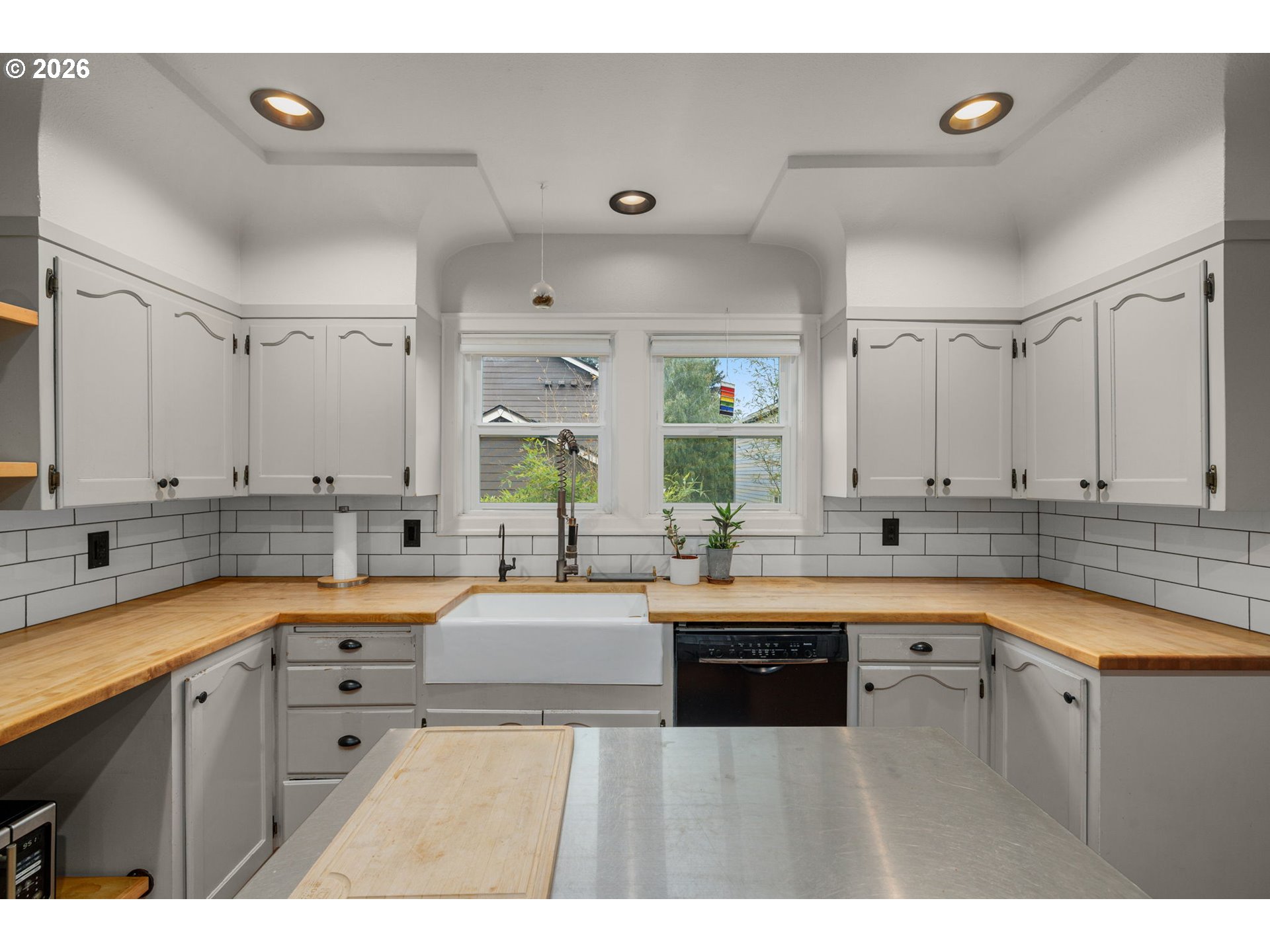2604 NE 50TH CIR