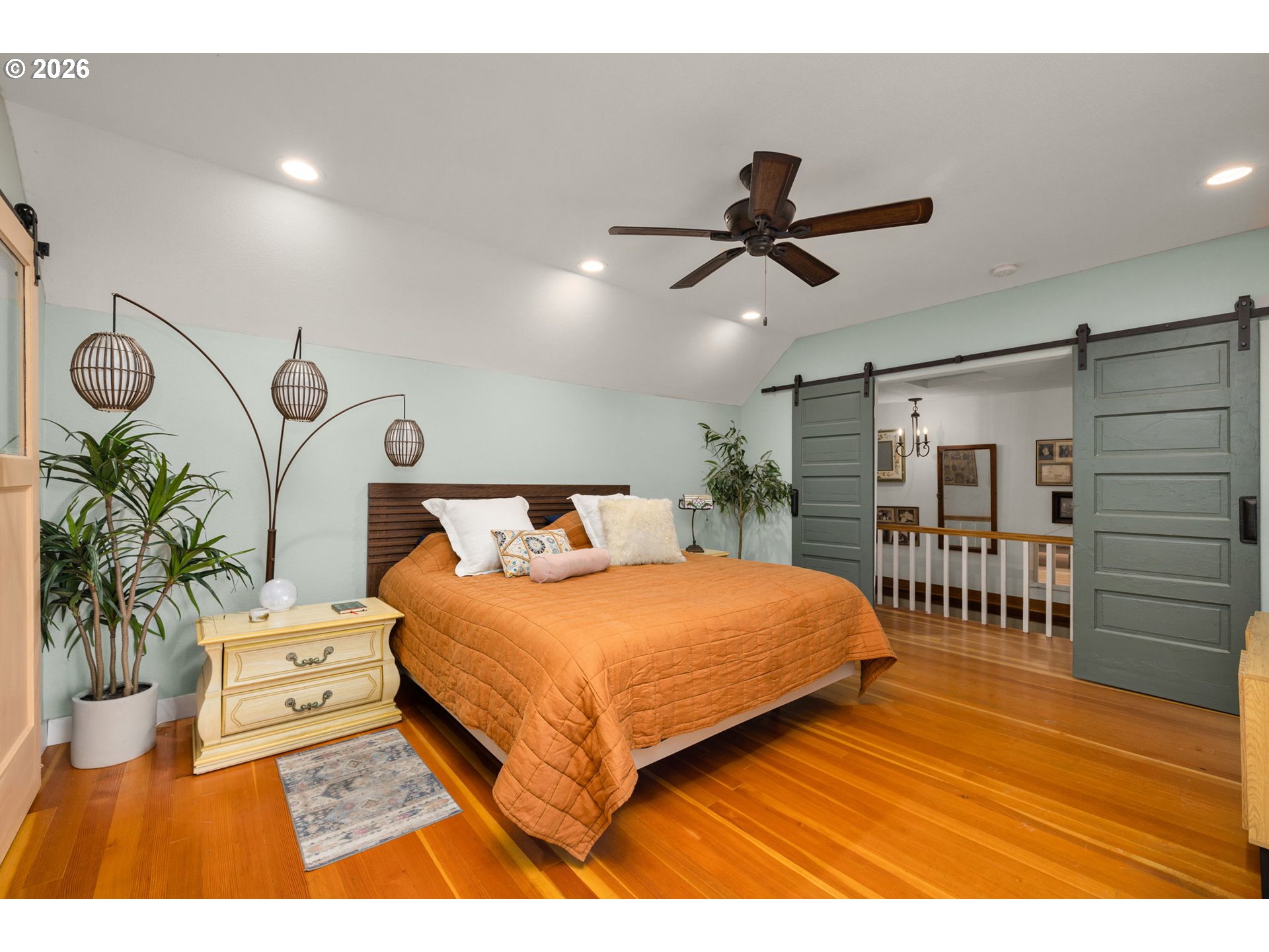 2604 NE 50TH CIR