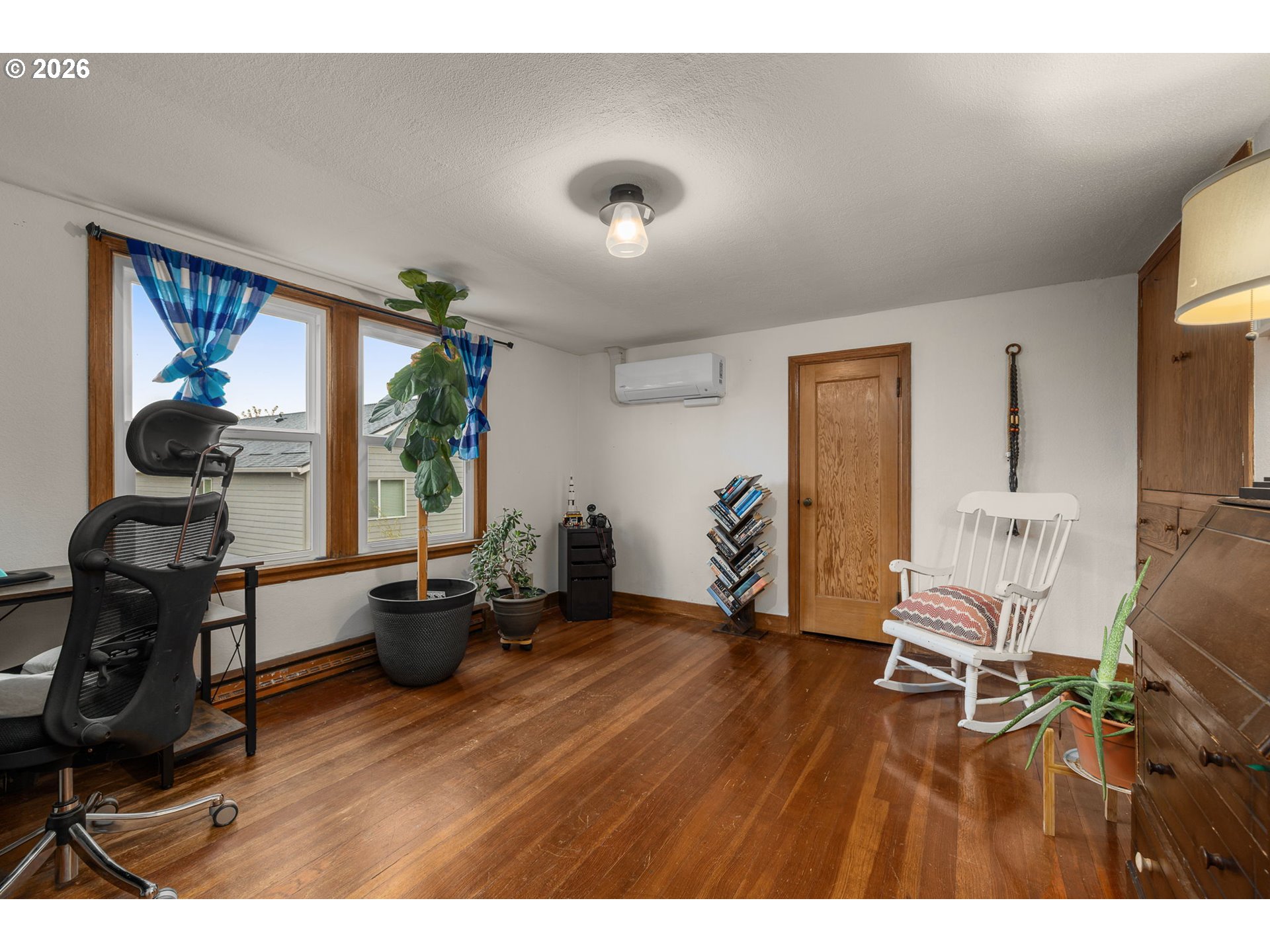 2604 NE 50TH CIR