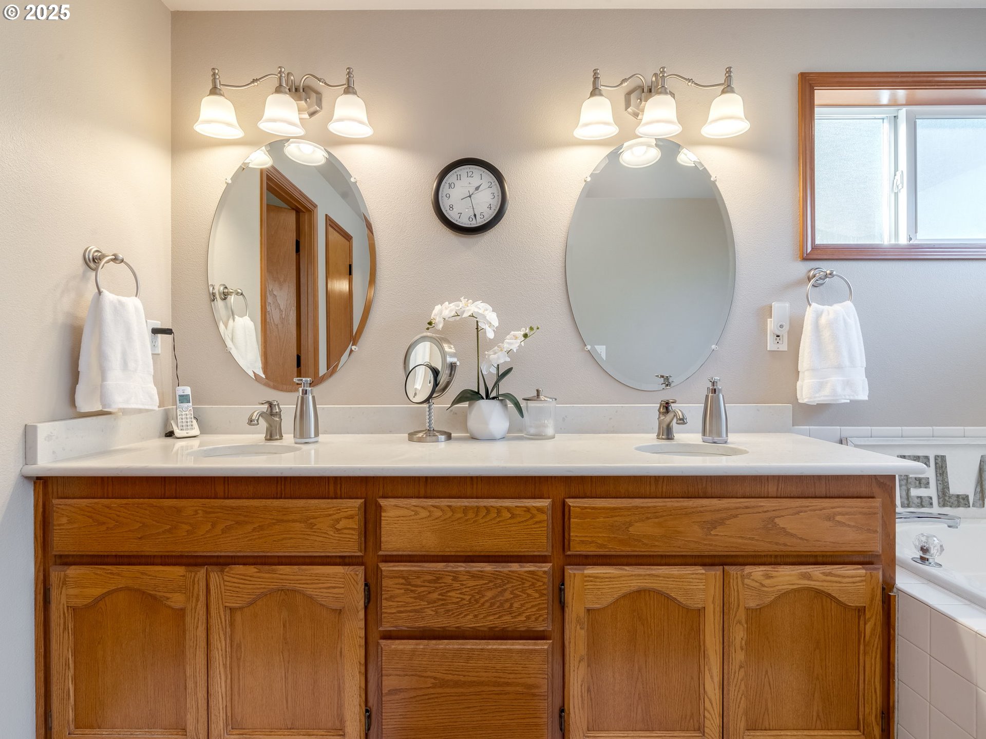 5725 SE LEXINGTON DR