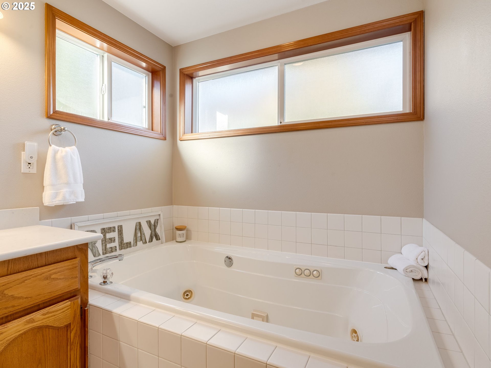 5725 SE LEXINGTON DR