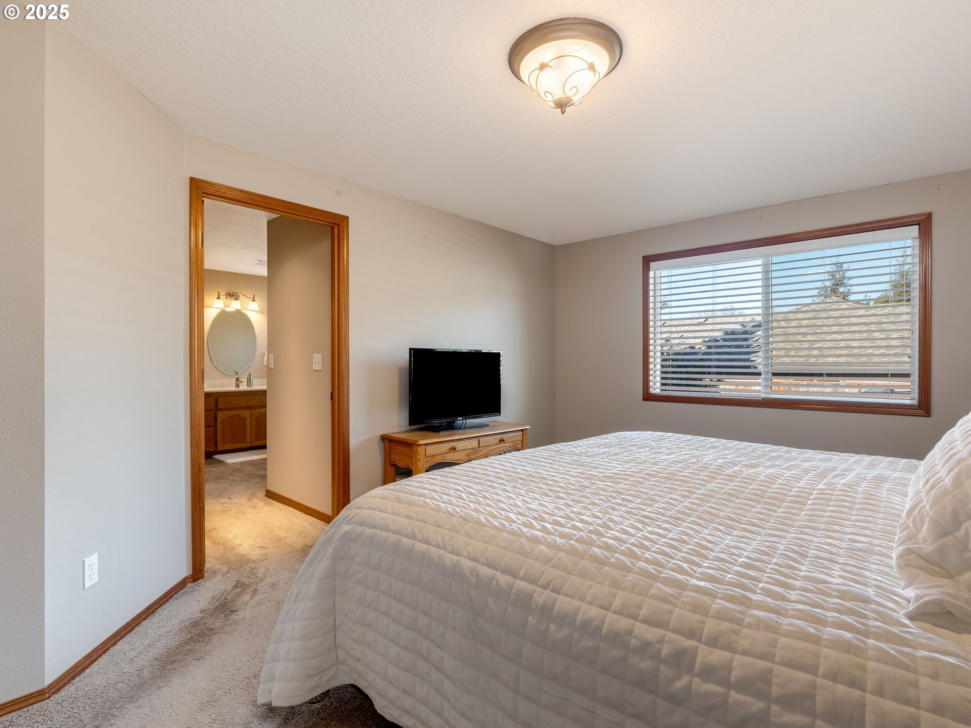 5725 SE LEXINGTON DR