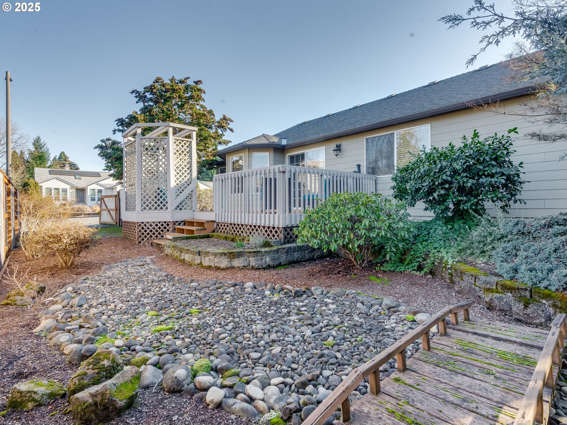 5725 SE LEXINGTON DR