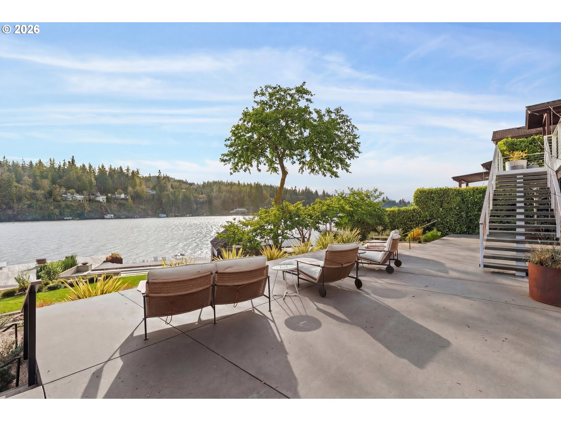 2600 SUMMIT DR