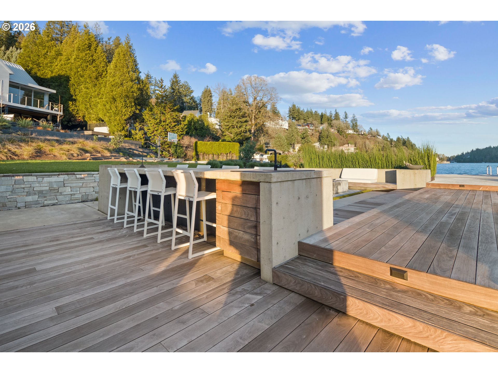 2600 SUMMIT DR
