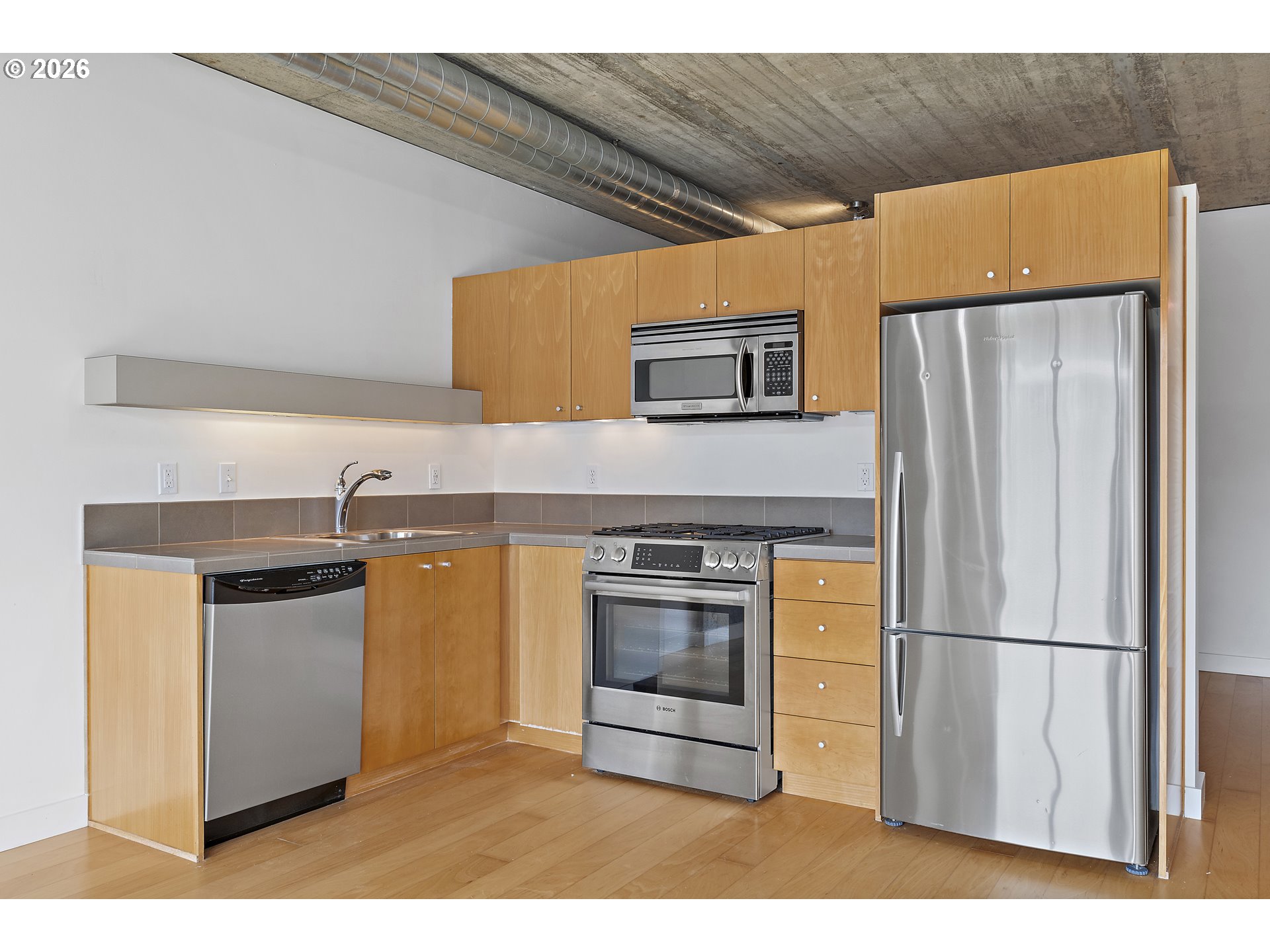 1926 W BURNSIDE ST 812