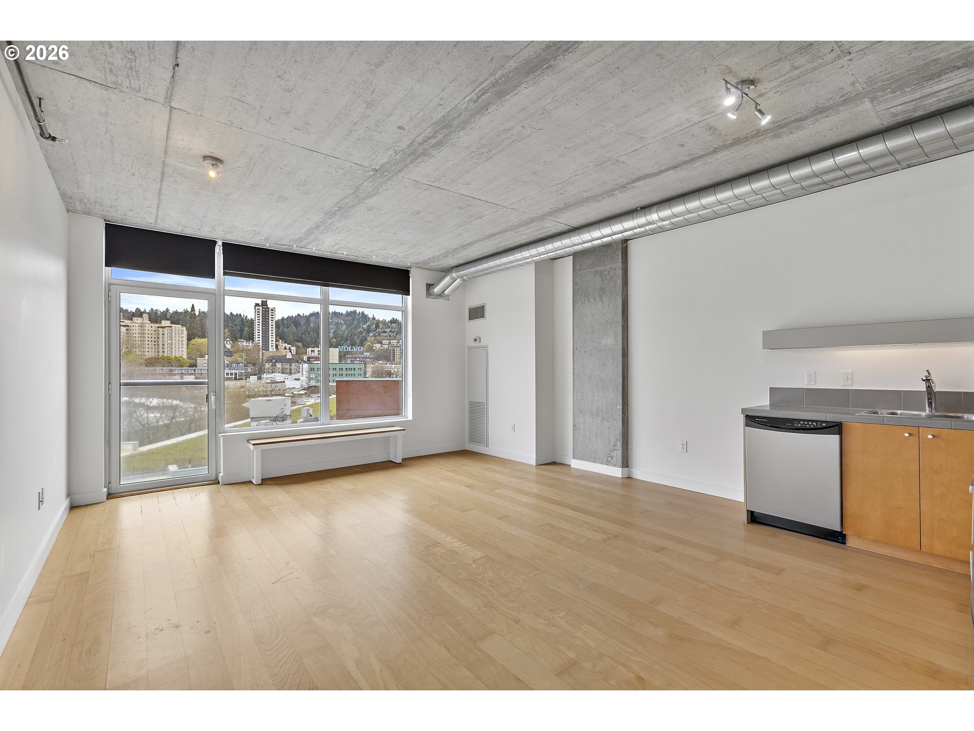 1926 W BURNSIDE ST 812