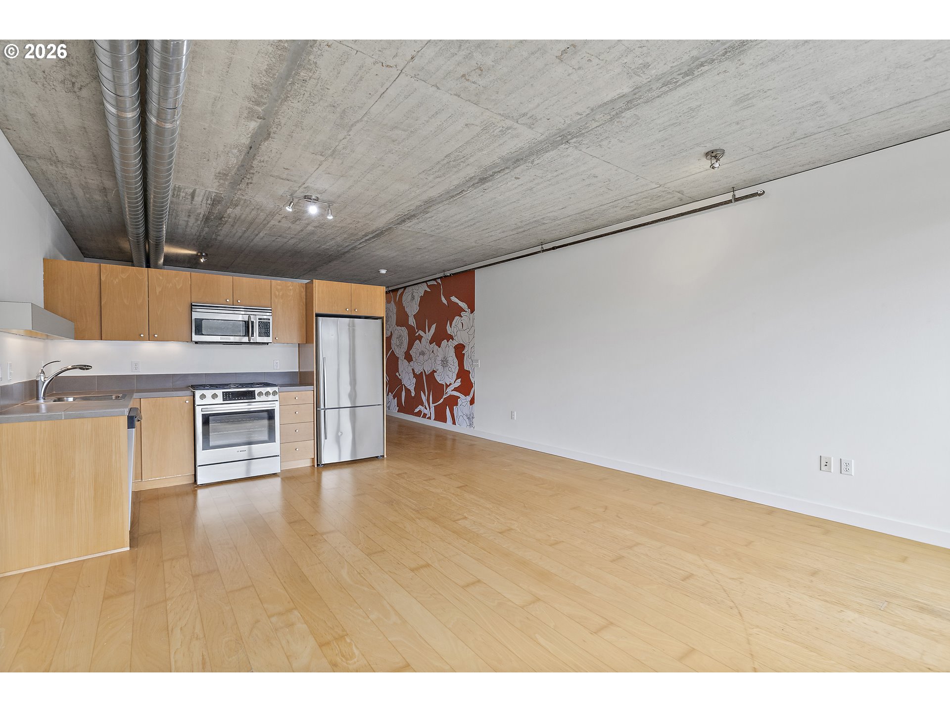 1926 W BURNSIDE ST 812