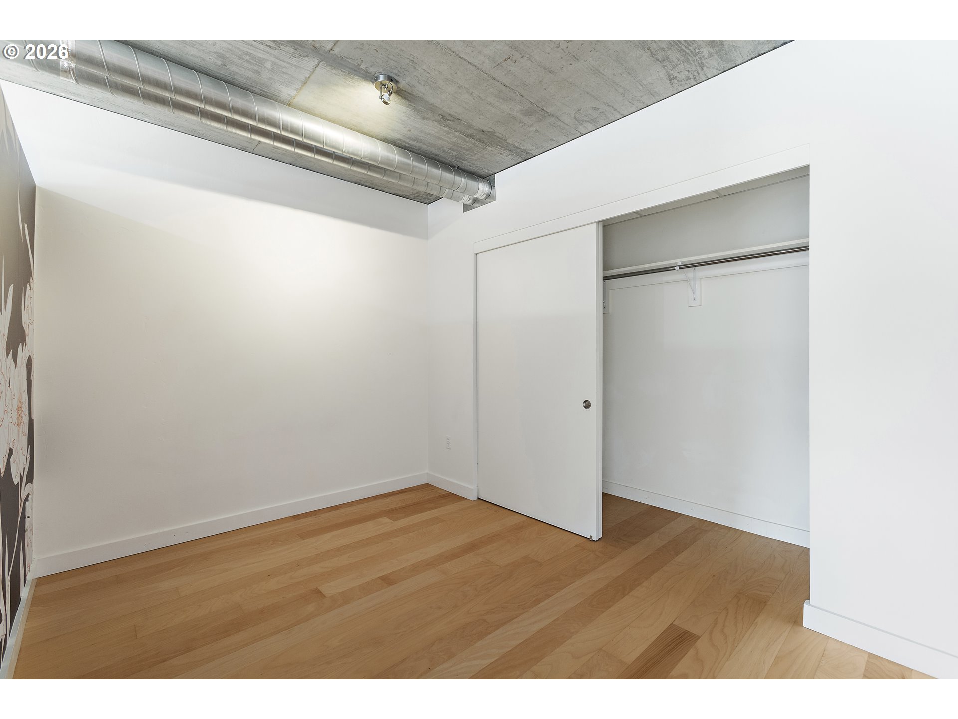 1926 W BURNSIDE ST 812