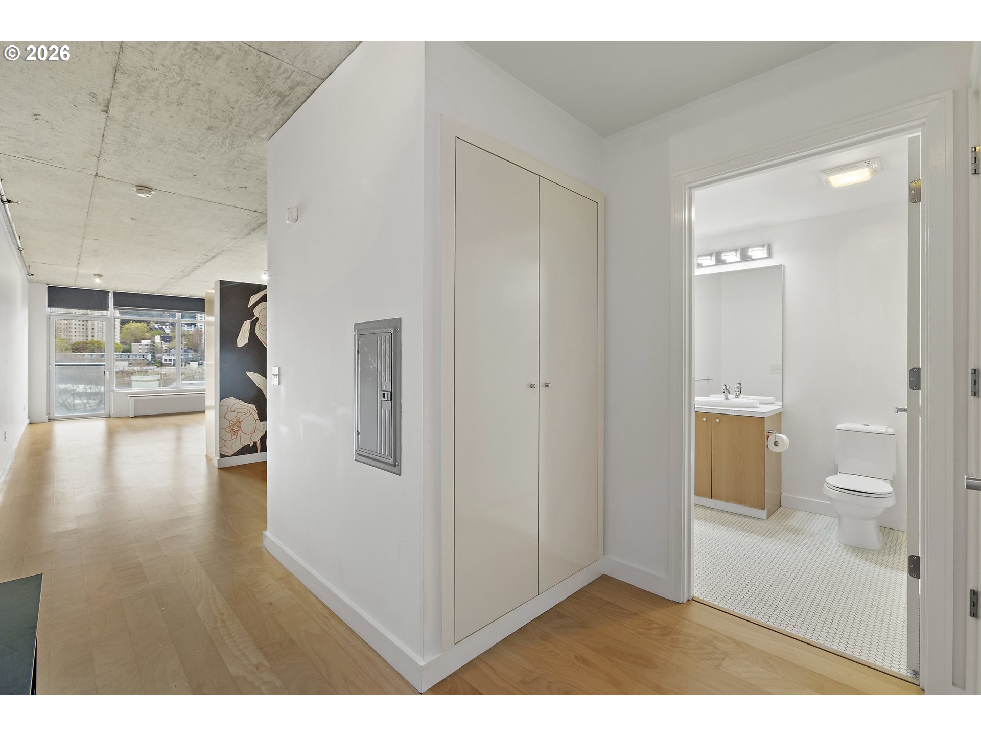 1926 W BURNSIDE ST 812