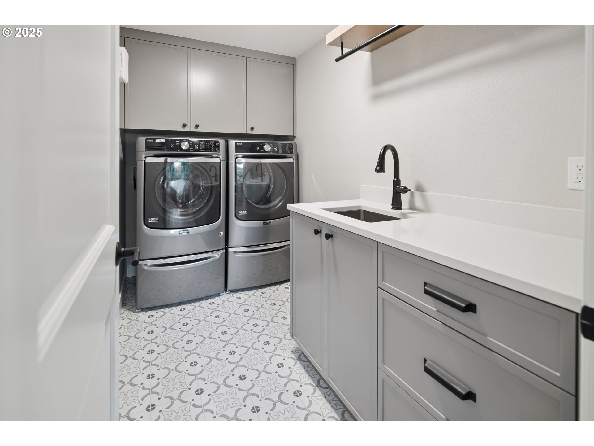 15400 DIAMOND HEAD RD