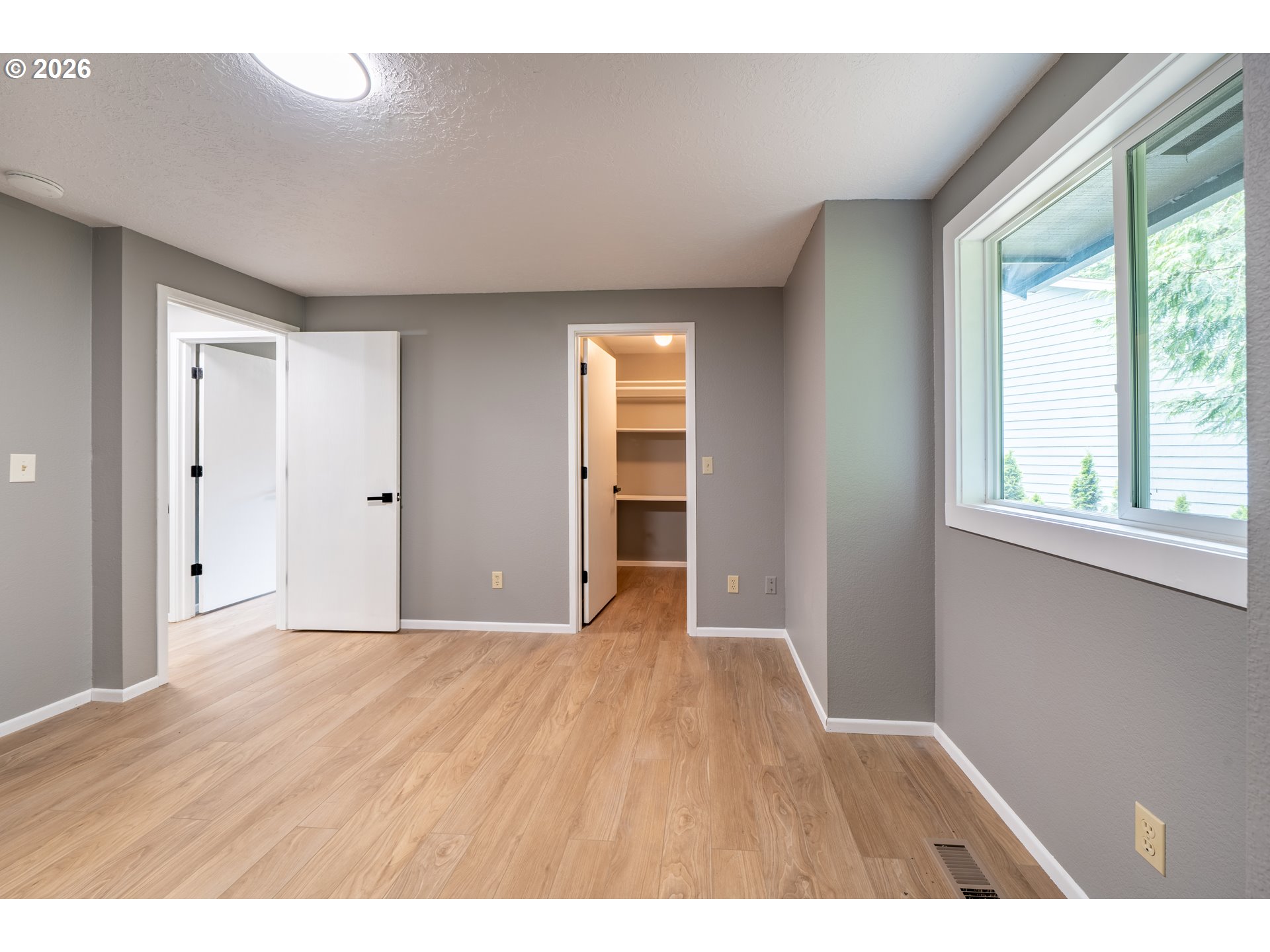 60 SEAGROVE PL