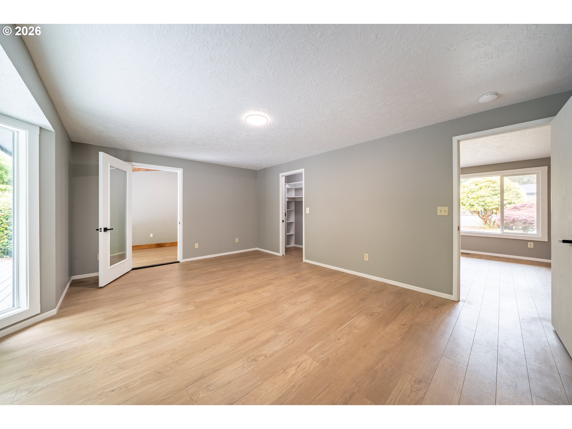 60 SEAGROVE PL